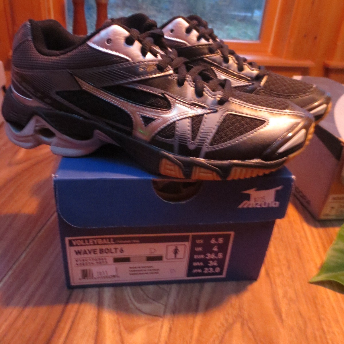 Mizuno Womens US 6.5 EU 36.5 Wave Bolt 6 Volleyball Shoe Black