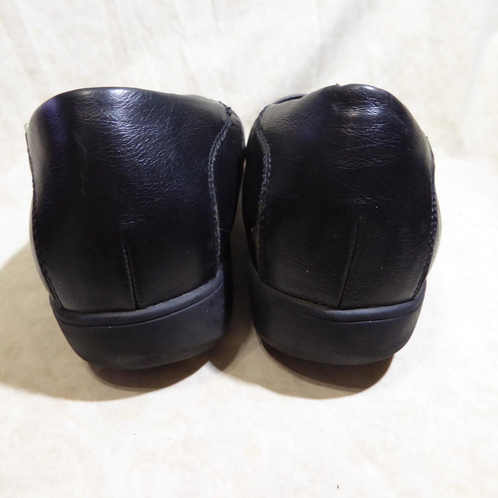 🩰 YUU Comfort Ballet Flats sz 8.5 M Black Leatherette; Triple X Strap Accents