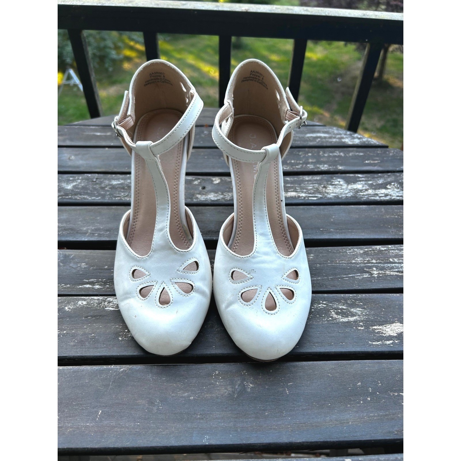 J. Adams Pepper White T-Strap Heels Laser Cut Floral Retro Pumps Womens 8
