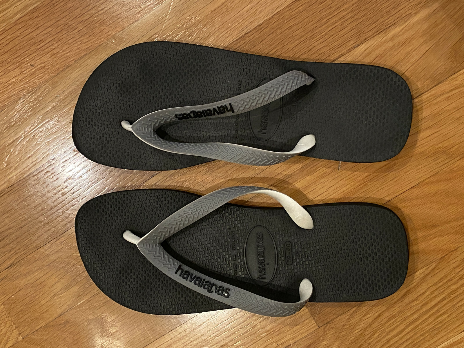 Womens Havaianas Black & Silver Grey 39-40 Flip Flops USA 9/10W 8M EUR 41/42 EUC