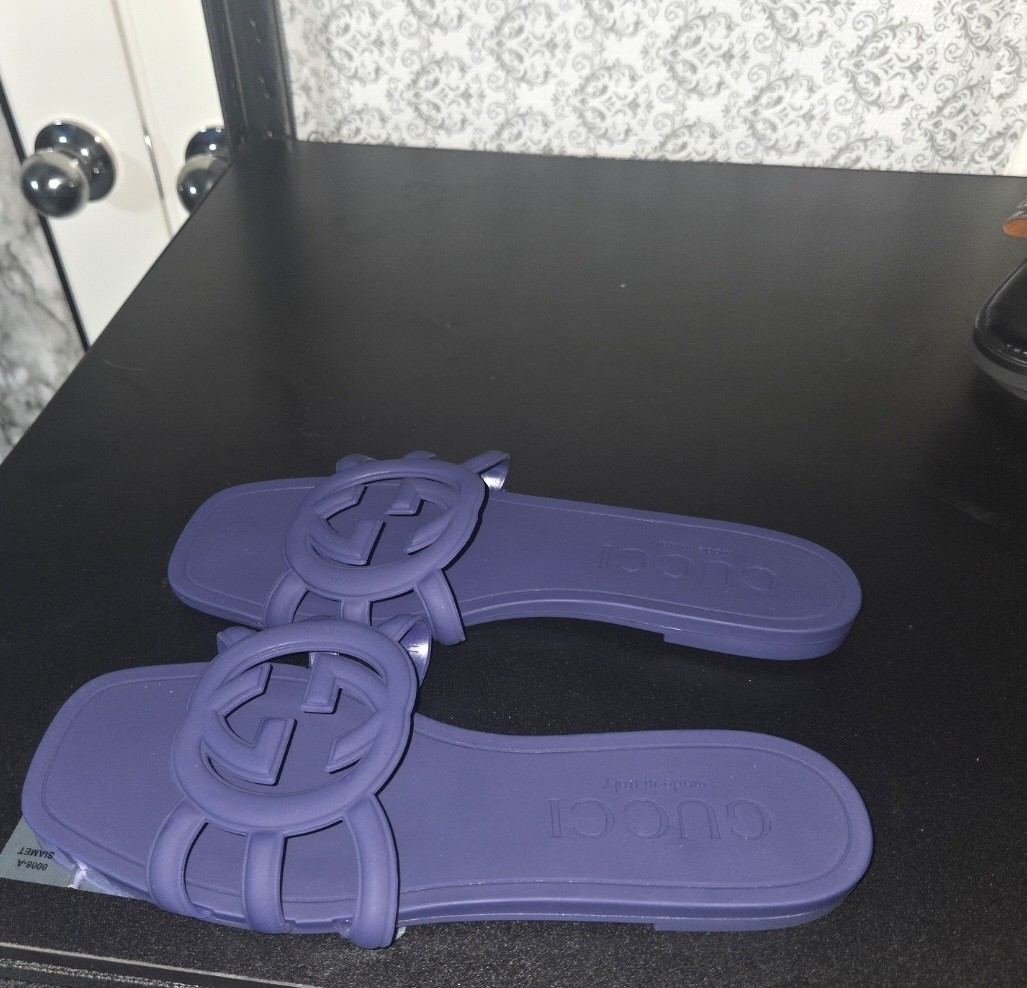 Gucci Slide Slip-On Sandals Purple Solid Logo Accent Plastic Women’s US 11