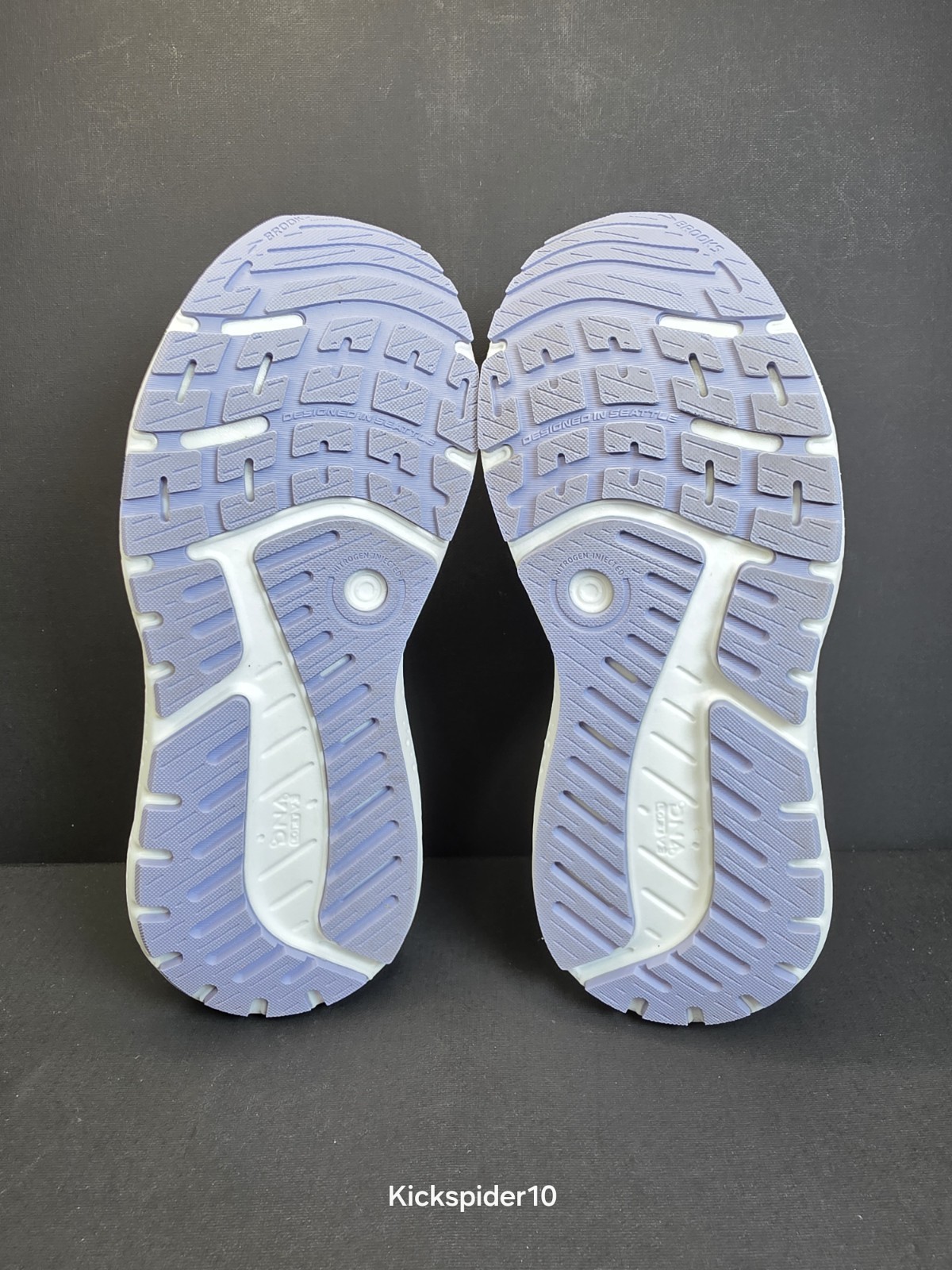 Brooks Ariel GTS 24 Womens Running Comfort Support Shoes Size 9 Sweet Lavender