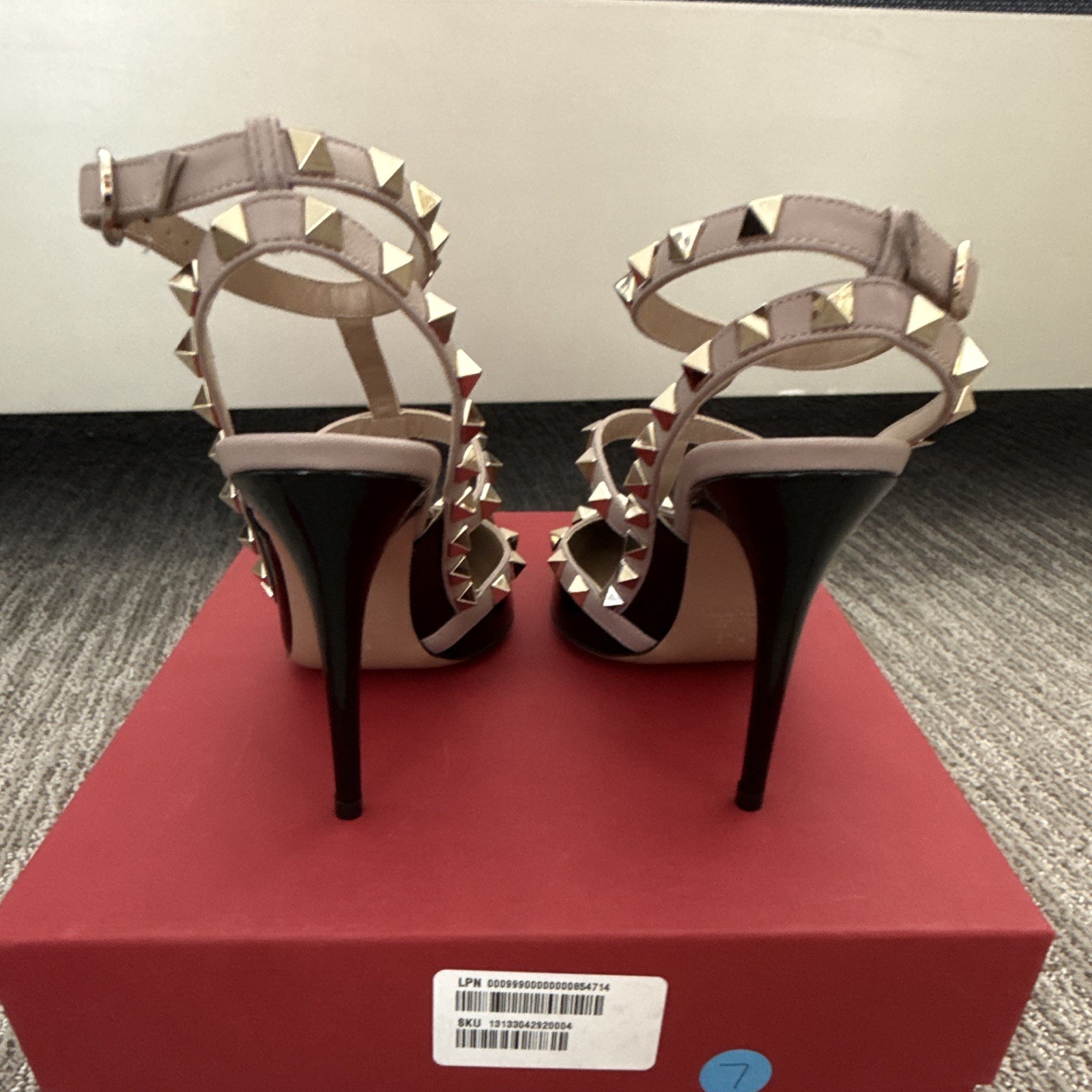 Valentino Garavani Rockstud Strappy Pointed Toe Ankle Strap Pumps 7 Black/Beige