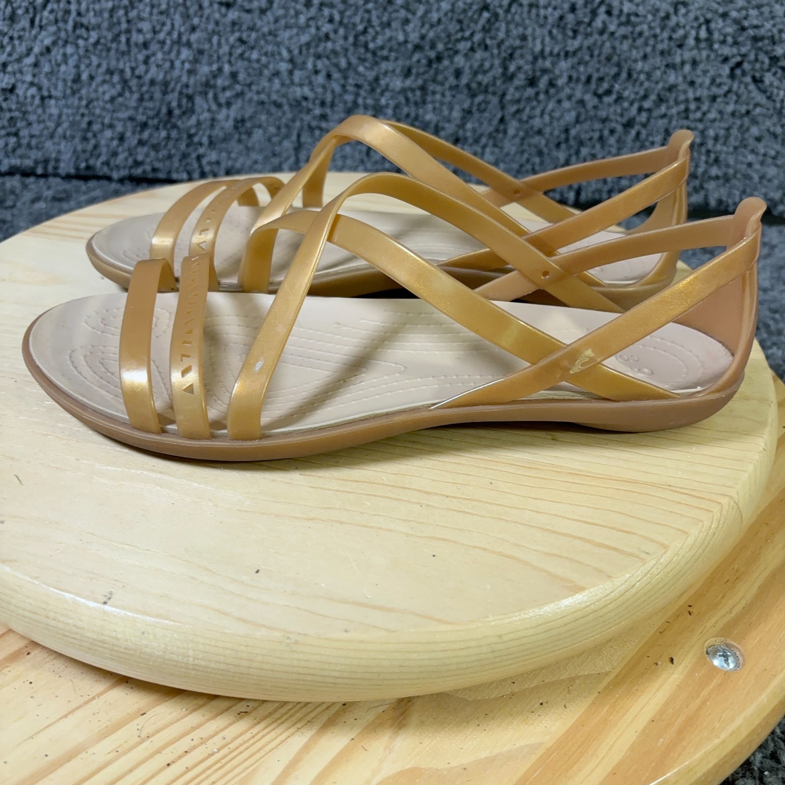 Crocs Sandals Isabella Jelly Flats Womens Size 9 Gold Slip On Strappy Open Toe