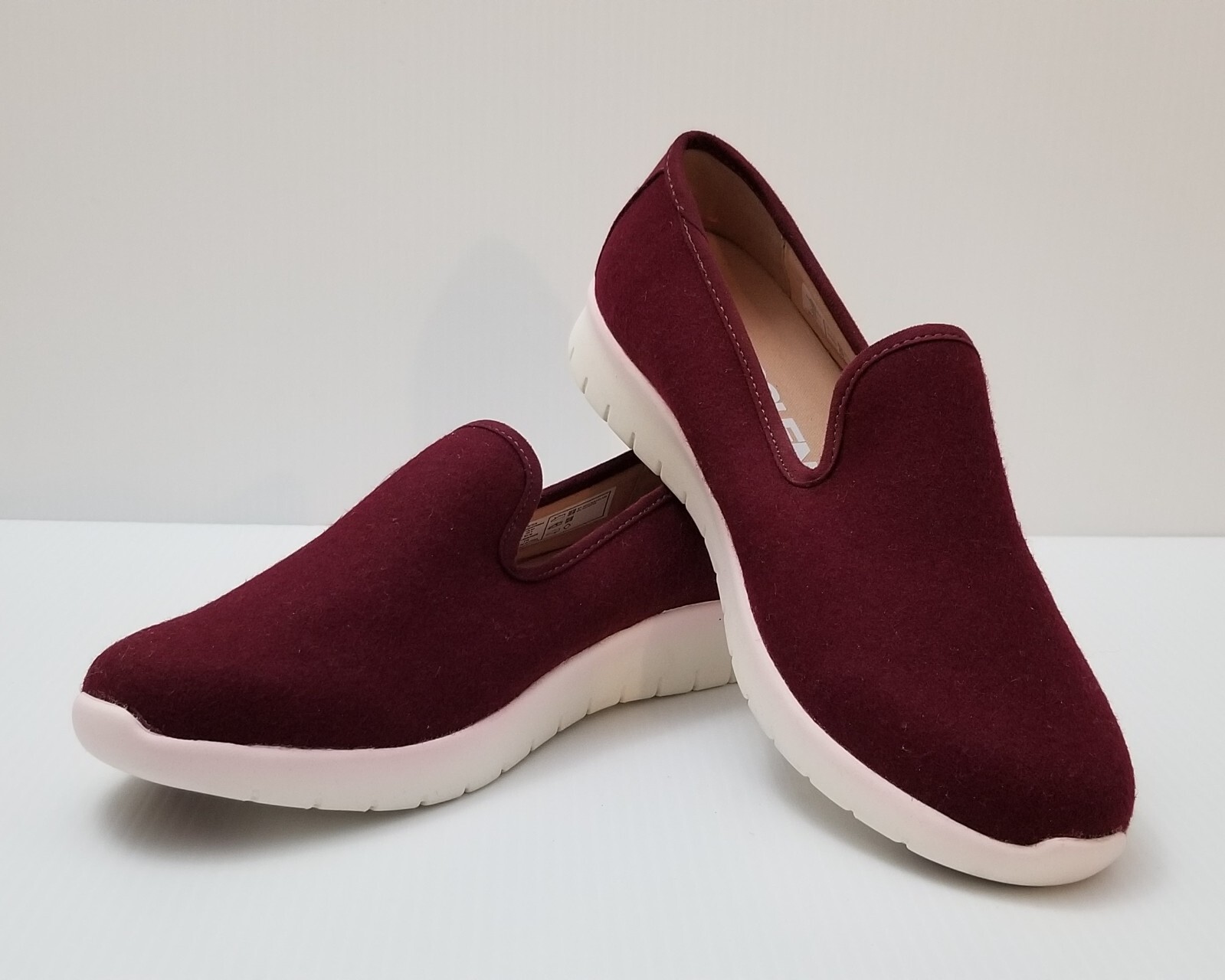 Lands End Womens 501815 Lightweight Comfort Wool Slip On Shoe Deep Claret 6D EUC