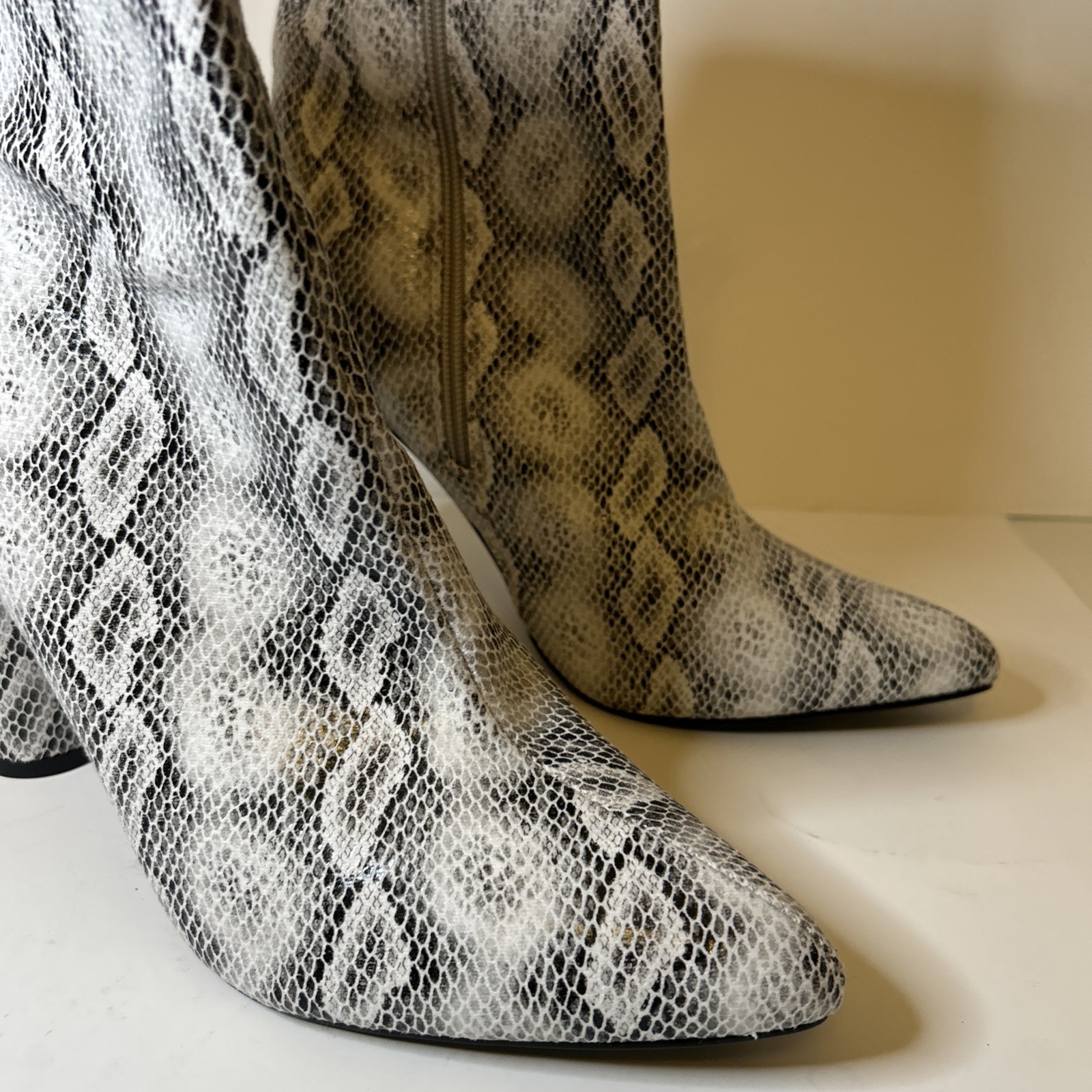 Fashion Nova Faux Snake Skin Heel Boots – Paw 45 – Multicolor – Women’s Size 11