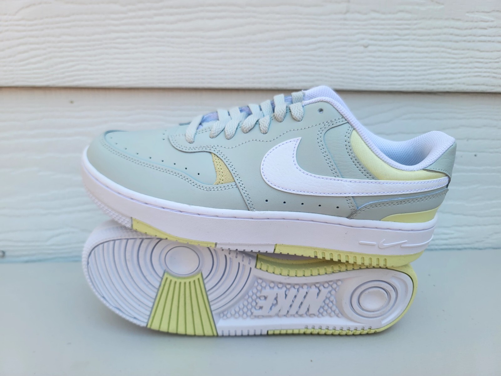 NEW WOMEN’S Nike GAMMA FORCE DX9176 002 Light Silver Life Lime White SZ 10