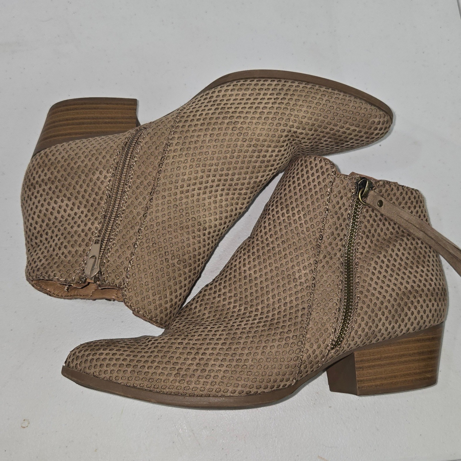 JustFab Leighton Tan Perforated Tassel Ankle Booties Womens Size 9 Pointed Toe