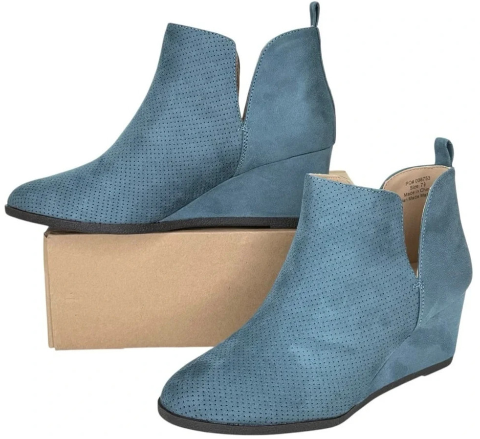 Journee Collection Mylee Suede Wedge Heel V-Cut Ankle Booties Woman Blue Size 8M