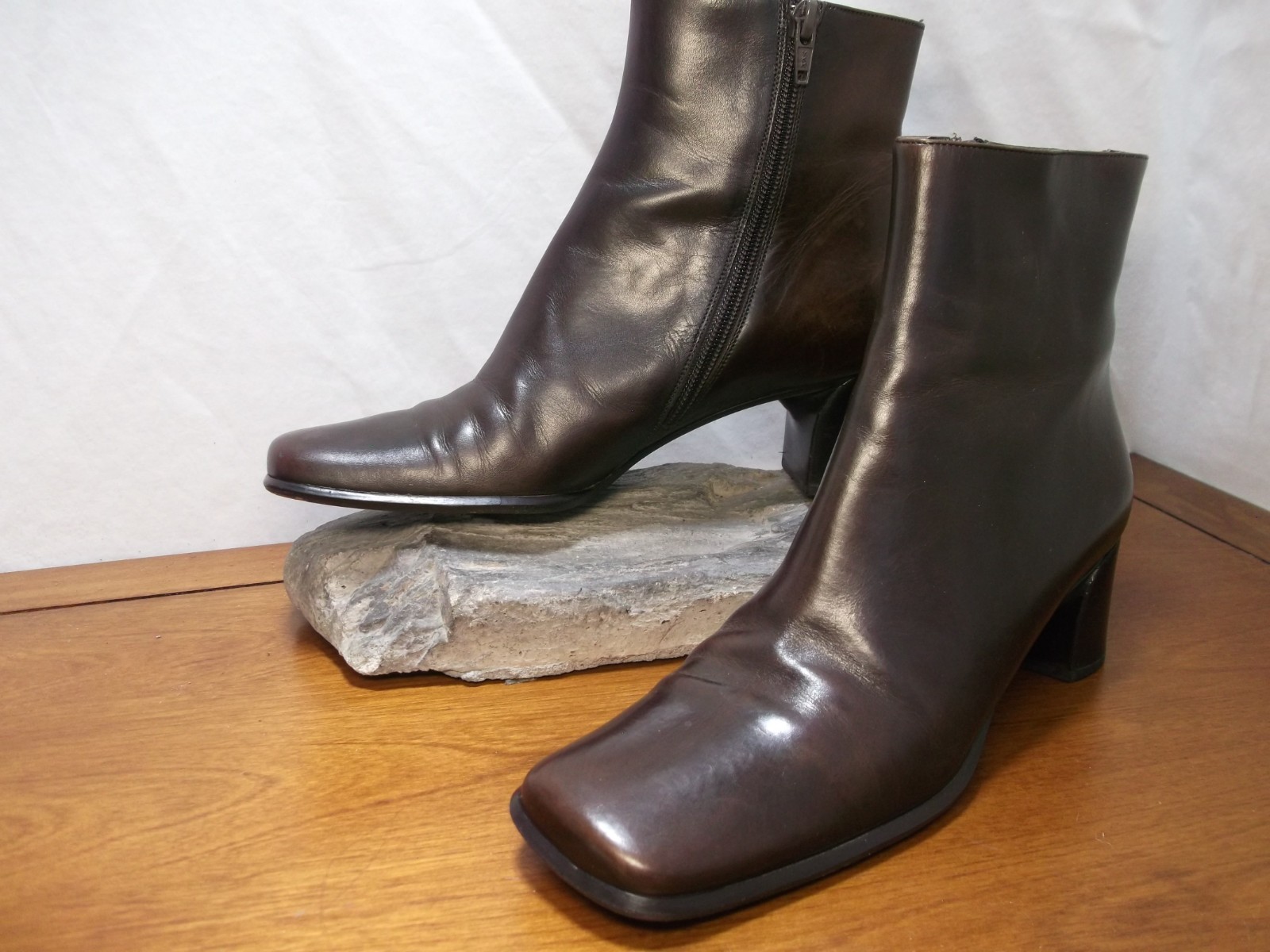 Via Spiga Vtg Italy Women’s Sz. 7. M /37.5 EU / 2 in heel Leather Booties