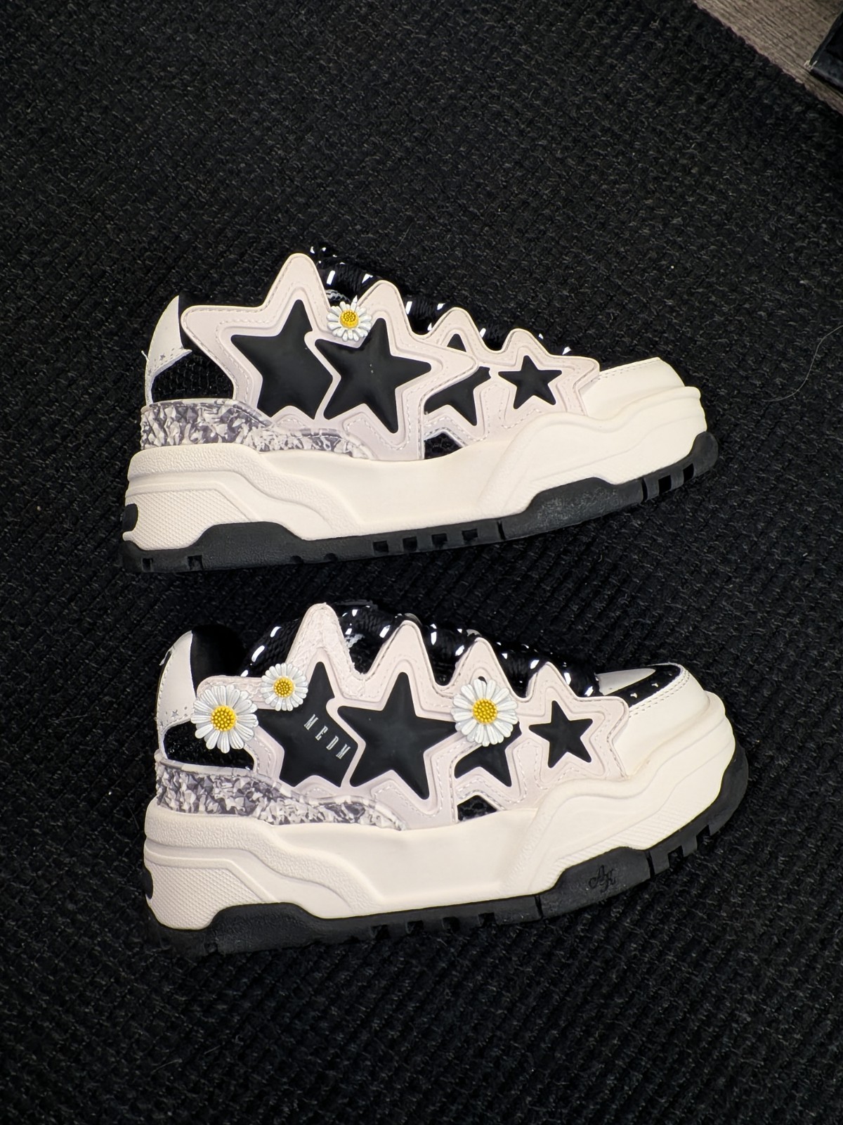 Kaalixto x MEDM Daisy Bread woman sneakers size 4