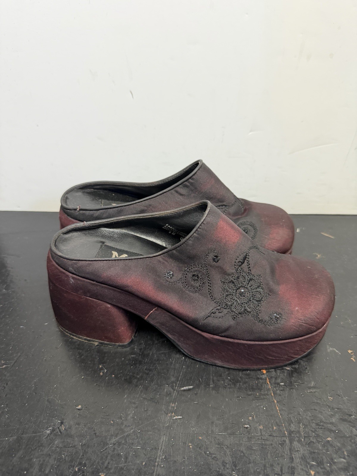 Vintage MUDD Slip-on Clogs Size 6 Cherry, Red And Black Embroidered y2k 90s