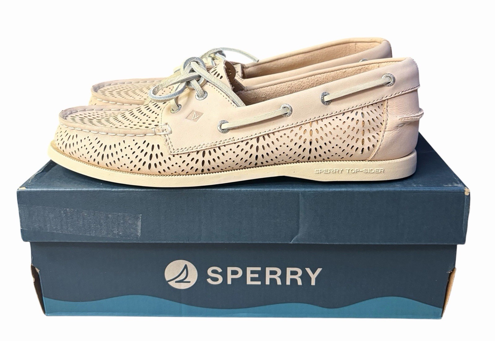 Women’s Sperry Authentic Original 2-Eye Perforated Leather Boat Shoes 10 Pink
