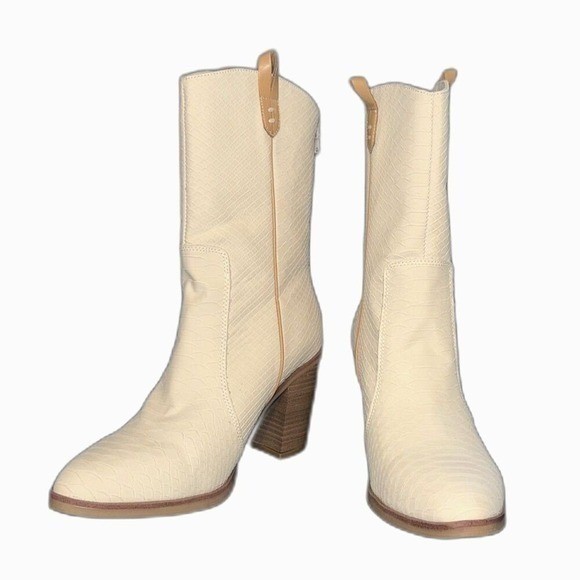 New MIA Ceesea Textured Ivory White Heeled Western Snake Boot Women’s 7.5 Bridal