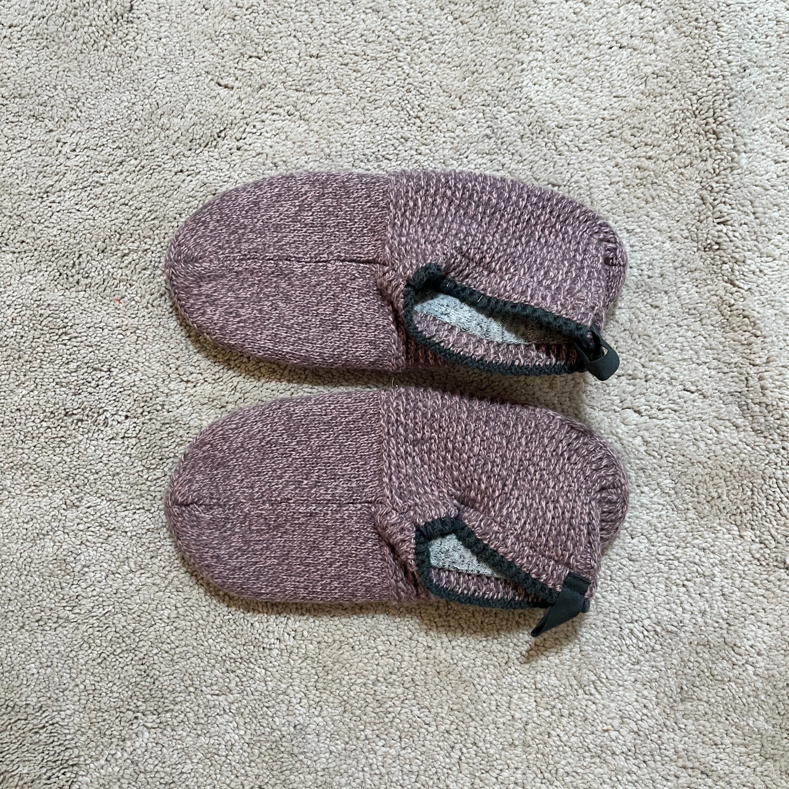 Bombas Gripper Slipper Lined Womens Small S Purple Plum US W7-8.5 Unisex