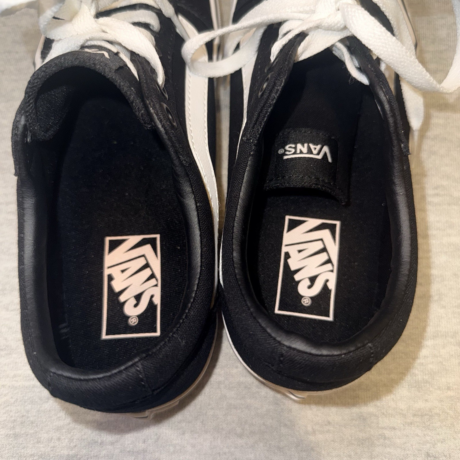 Vans Ward Low Black White Skate Shoes Women’s Size 8.5 Sneaker Canvas Classic