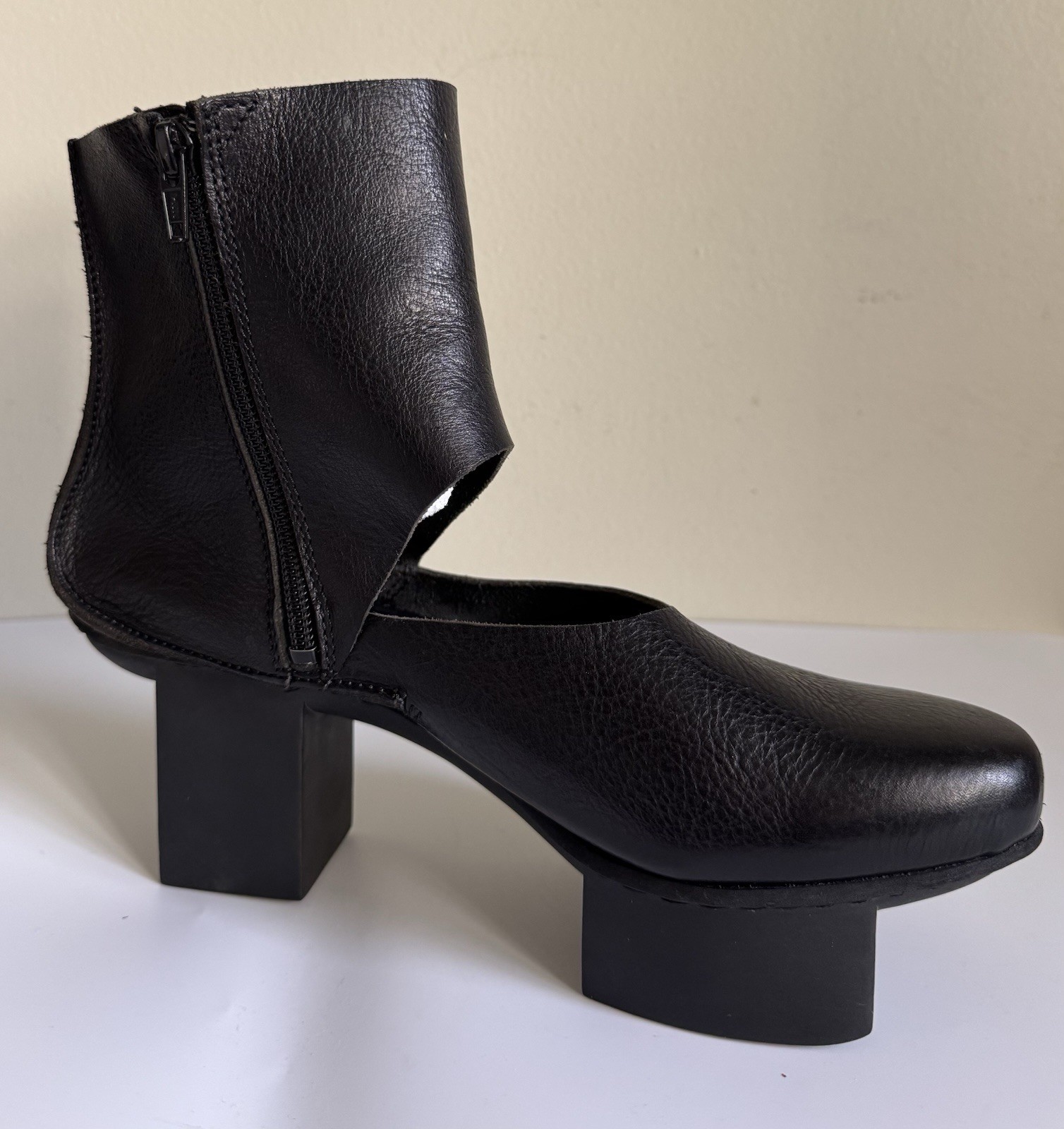 Trippen Happy Collection Split Platform Leather Ankle Boot with Cutout EU 41