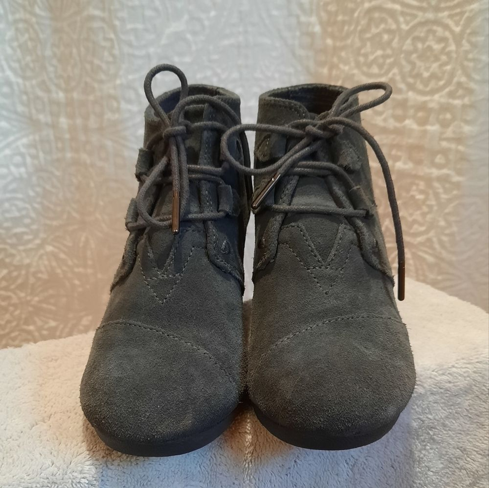 Tom’s Booties Womans 6 Gray Kala Suede Wedge Classic Outdoor Party Casual Boho