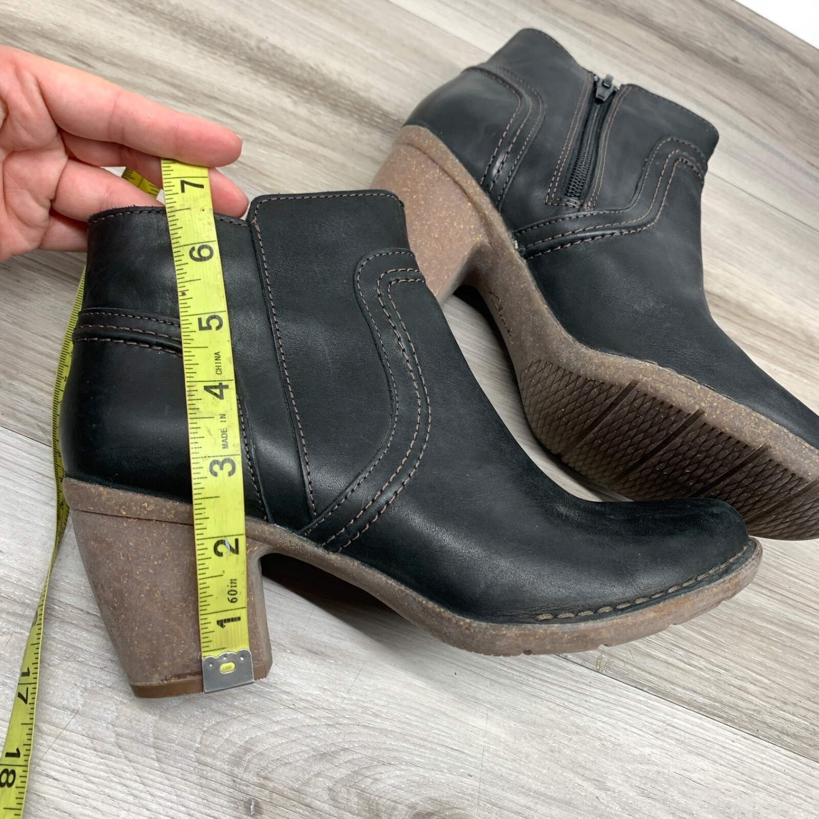 Clarks Carleta Paris Ankle Boot Side Zip Women 8.5 M Black Leather Heeled Bootie