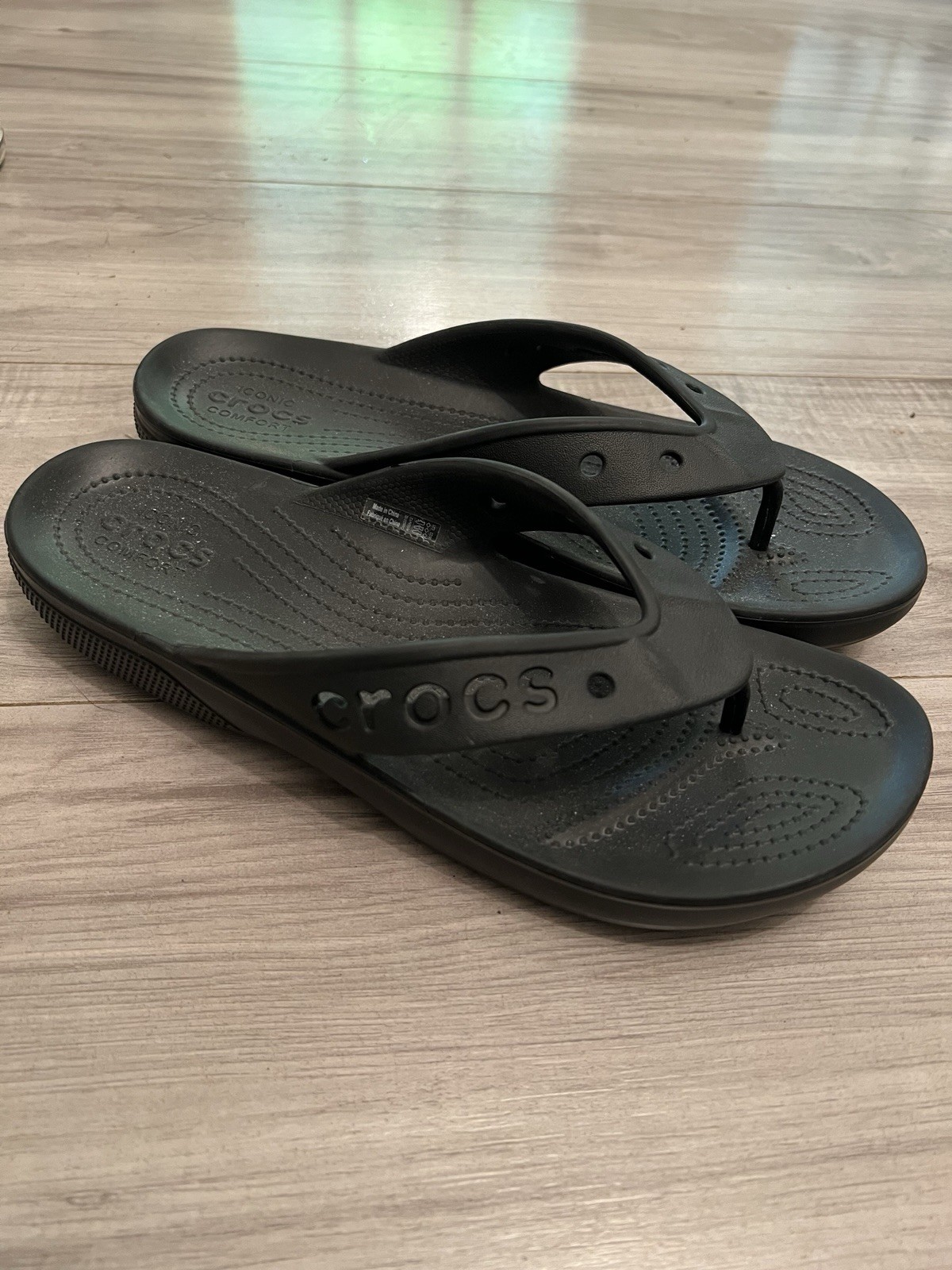 CROCS Baya Thong Flip Flop Sandal Size Women 12 Men 10 Black