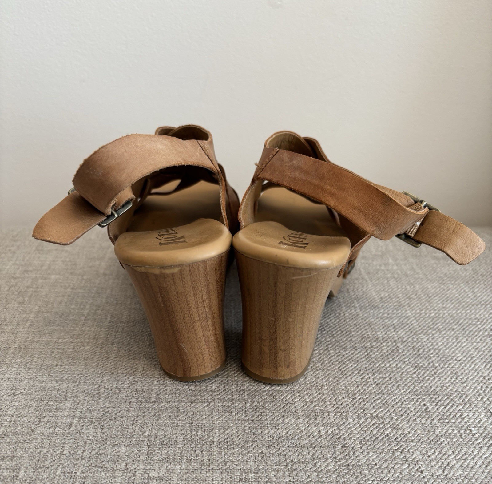Korks Platform Sandals Womens Size 7M Tan Leather Berengo 3.25″ Wood Heel
