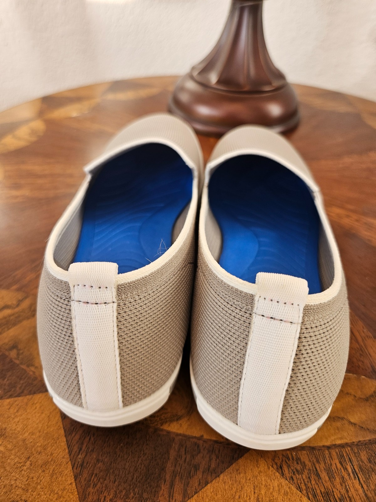 KELLY & KATIE GRAY/WHITE W0VEN CANVAS LIGHTWEIGHT SLIP ON SHOES SIZE 8