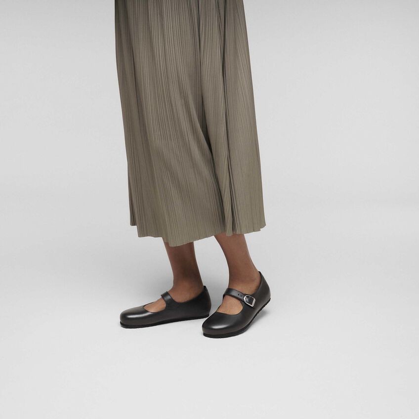 BIRKENSTOCK SANTA CLARITA BLACK MEDIUM/NARROW WIDTH MARY JANE BLACK LEATHER WOME