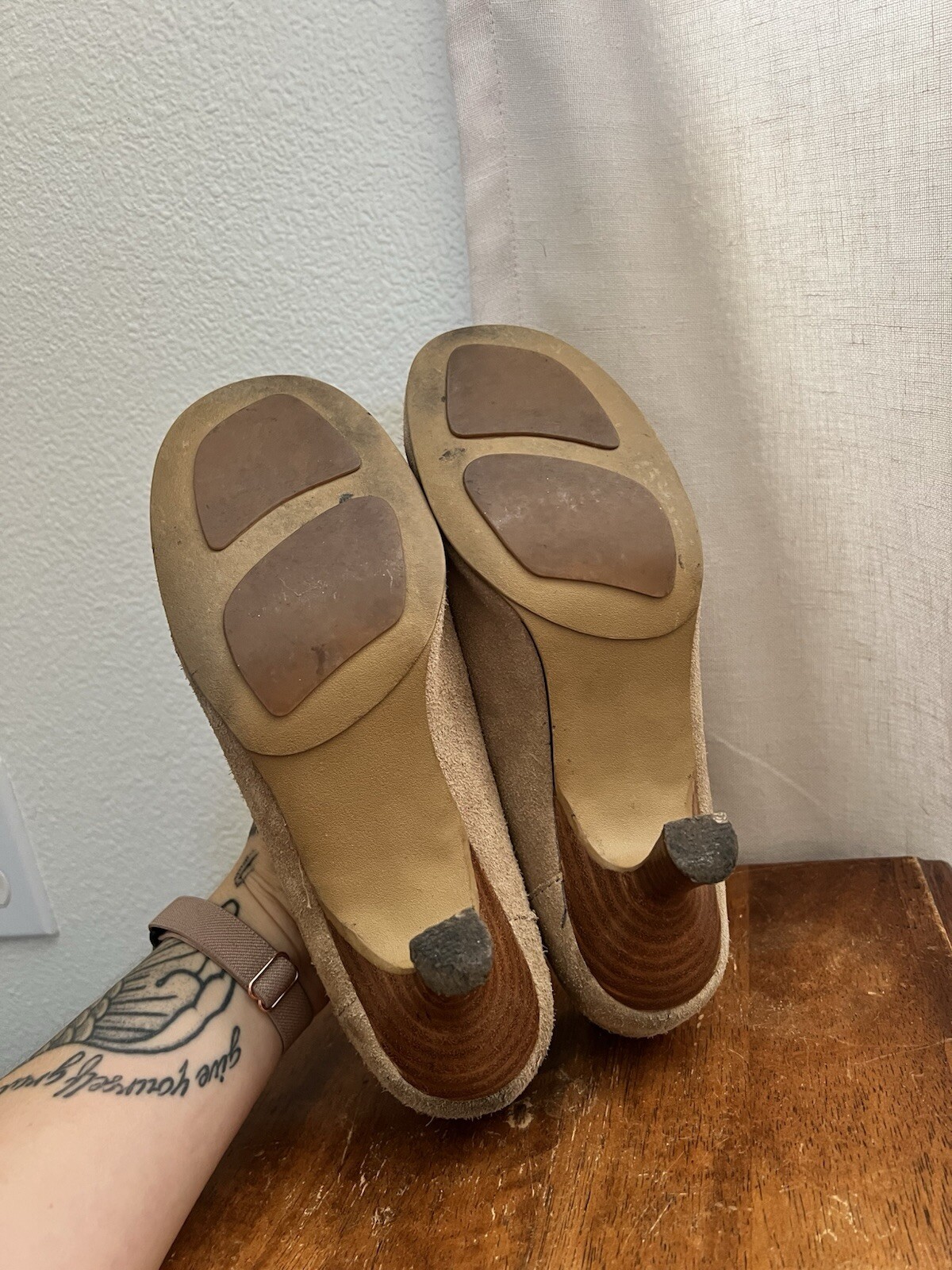 Y2K 2000s Mudd Shoes 8 Kitten Heel Moccasin Tan Suede Leather Slip On Pumps Boho
