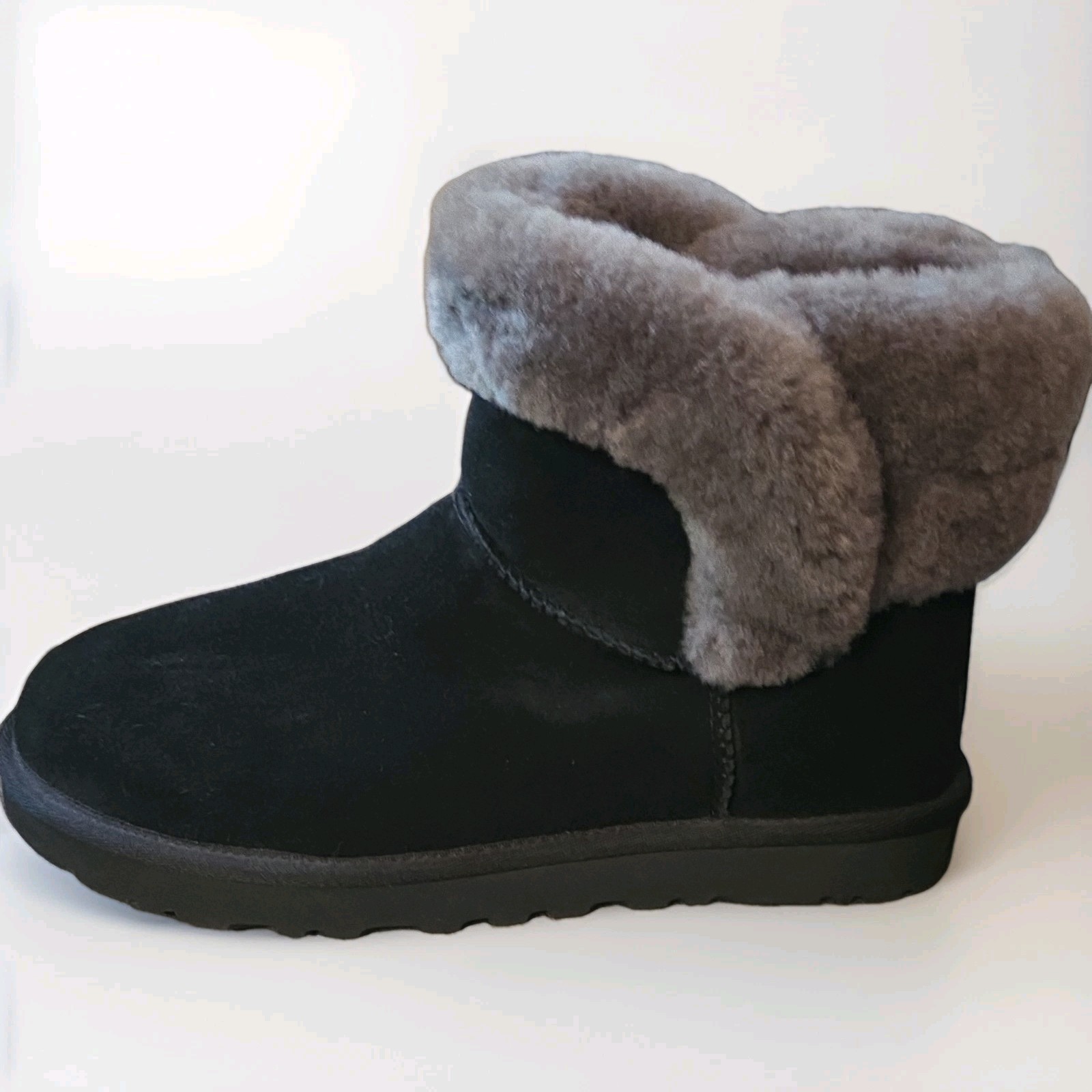 UGG Saniya Mini Suede Ankle Boot Black/Gray Lined Faux Fur Trim Round Toe 9M