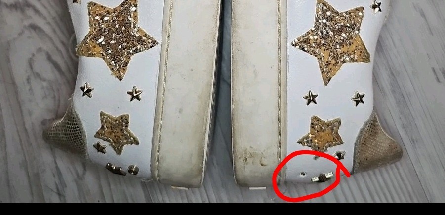Streetwear Edgy White Gold Glitter Star Studded Low Top Lace Up Wom. Sz 8.5