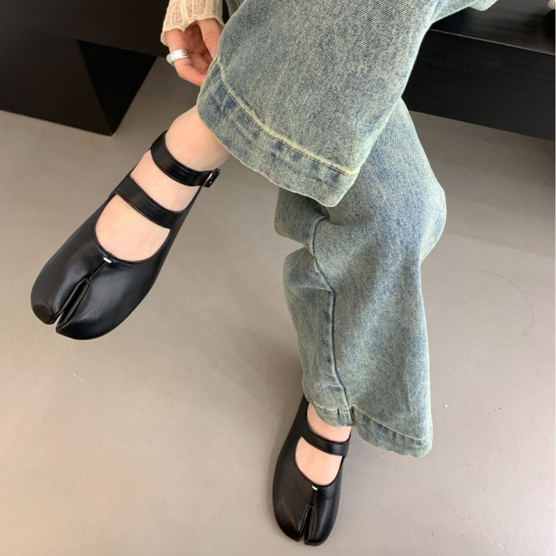 Split Toe Shoes Women Flat Shoes Shallow Mouth Buckle Strap Mary Jane Shoes