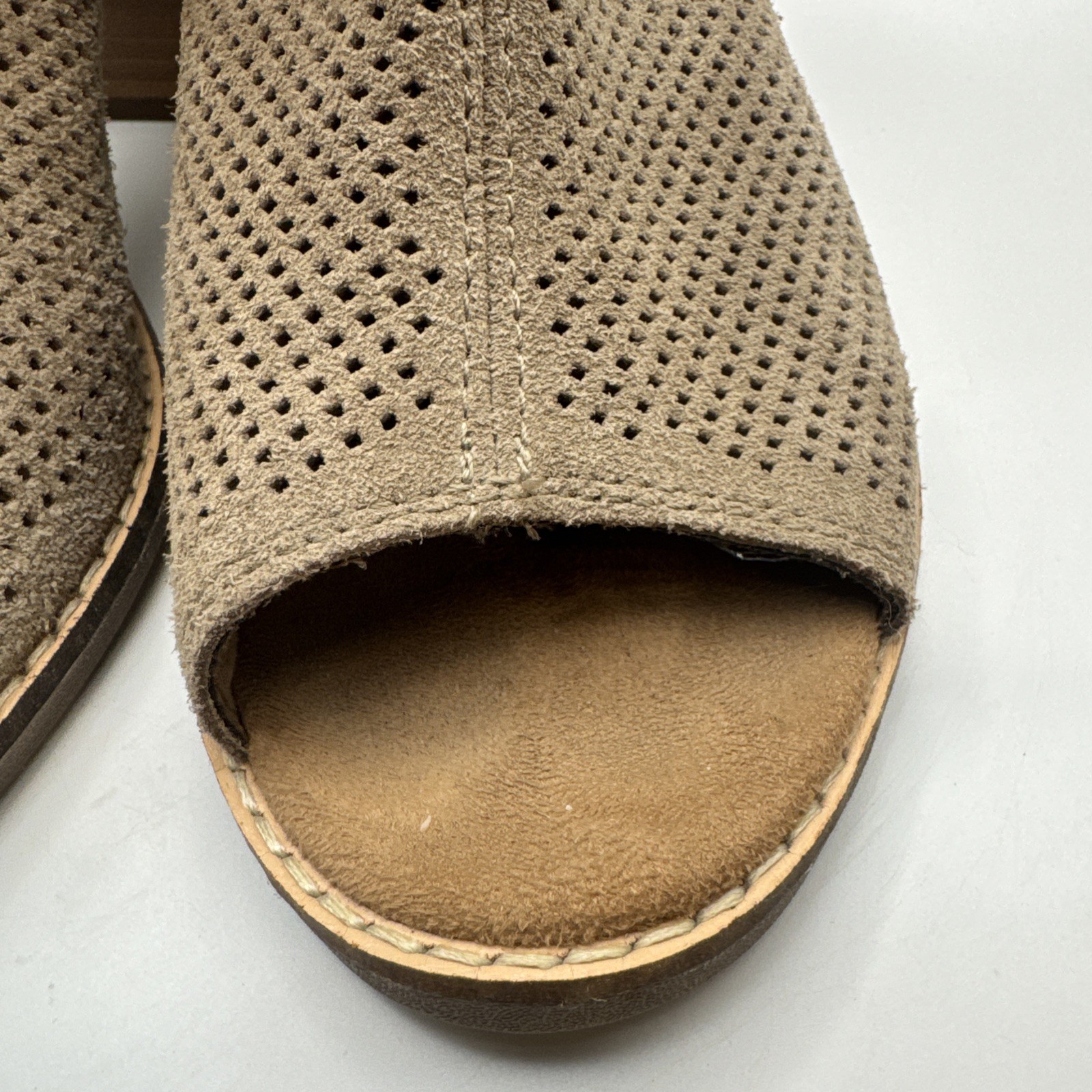 Toms Heels Shoes Women’s 11 Tan Beige Micro Fiber Zipper Peep Toe Majorca