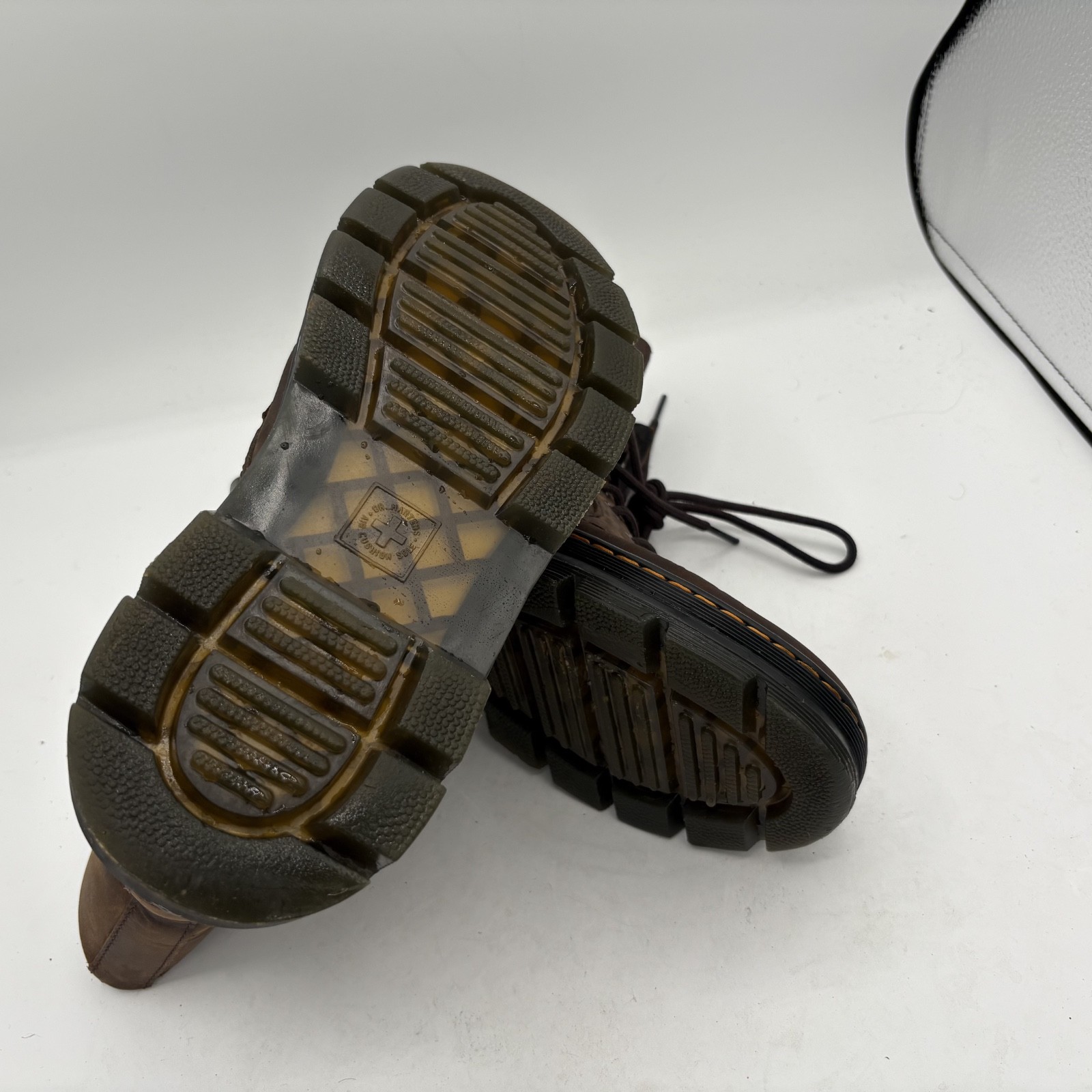 Dr. Martens Combs Crazy Horse Leather Casual Boots in Brown Unisex M7/ W8 LA004