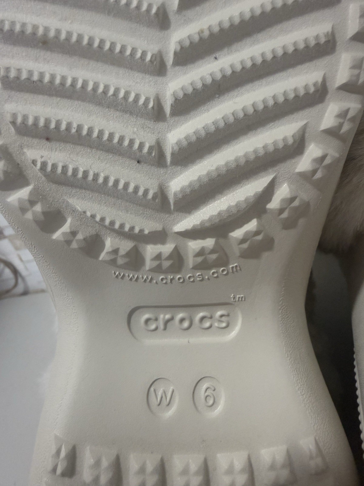 NEW CROCS Bae Lined Fur Clog 211753-160 Stucco Size 6 W