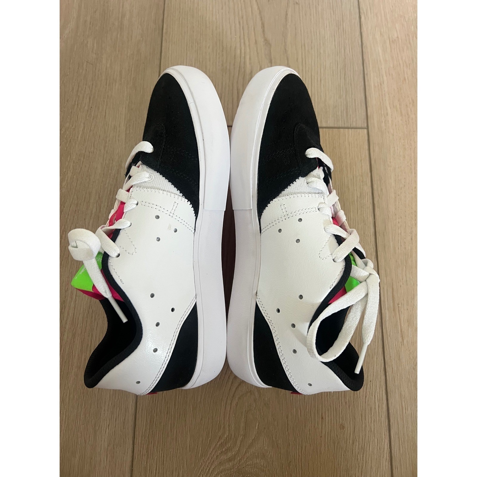 Jordan Series .05 NWOB White/Black/Green Strike-Prime Pink Women’s 8,5