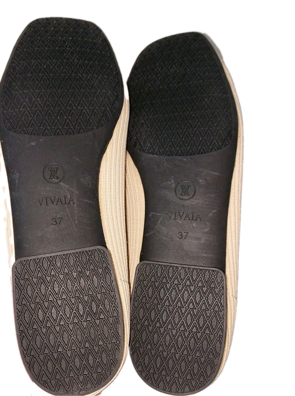 Vivaia Square Toe Margot V Cut Flats Shoes Size 6.5 US / 37 EU Cream Knit Ballet
