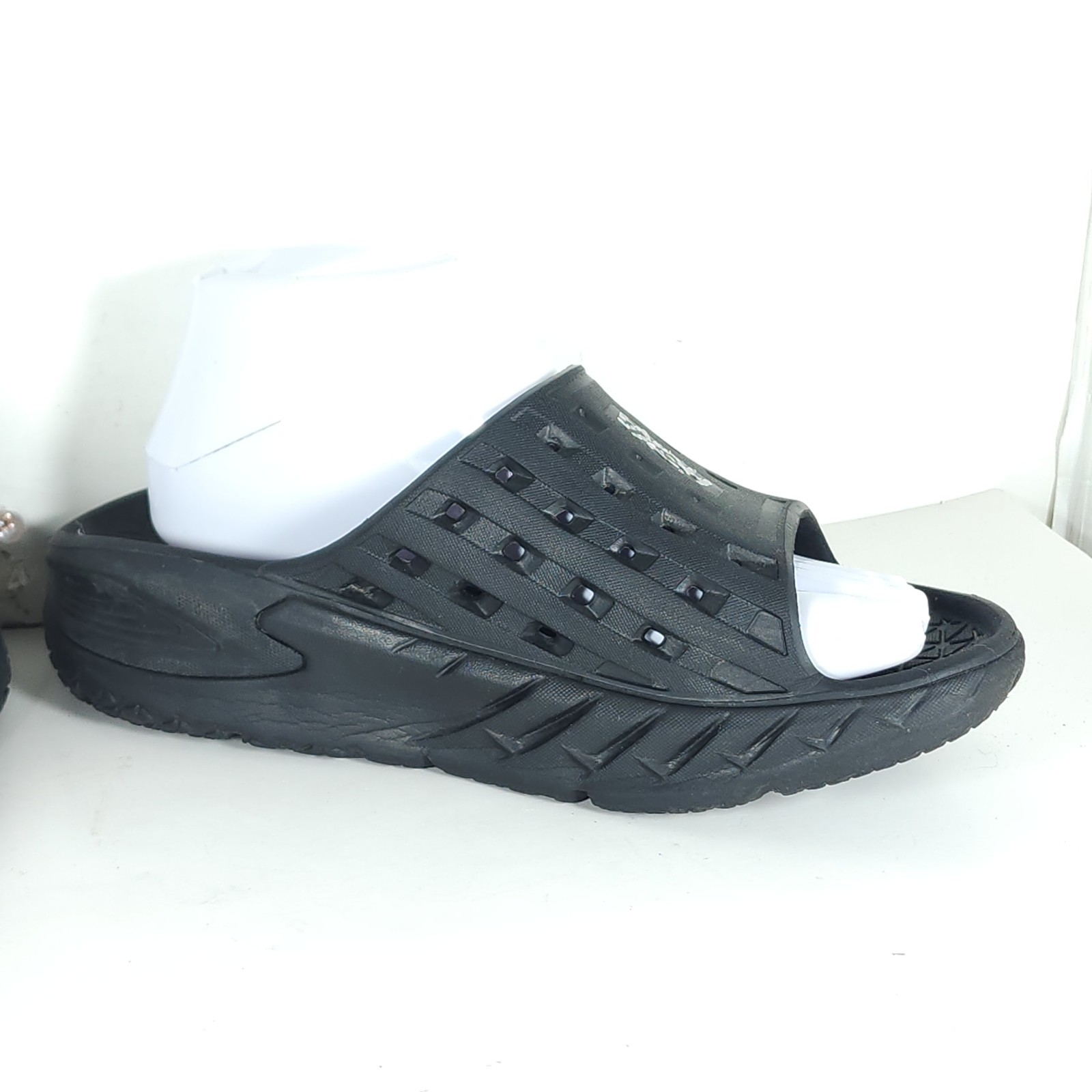 Hoka One One Ora Recovery W9 M7 Black Slide Comfort Sandals