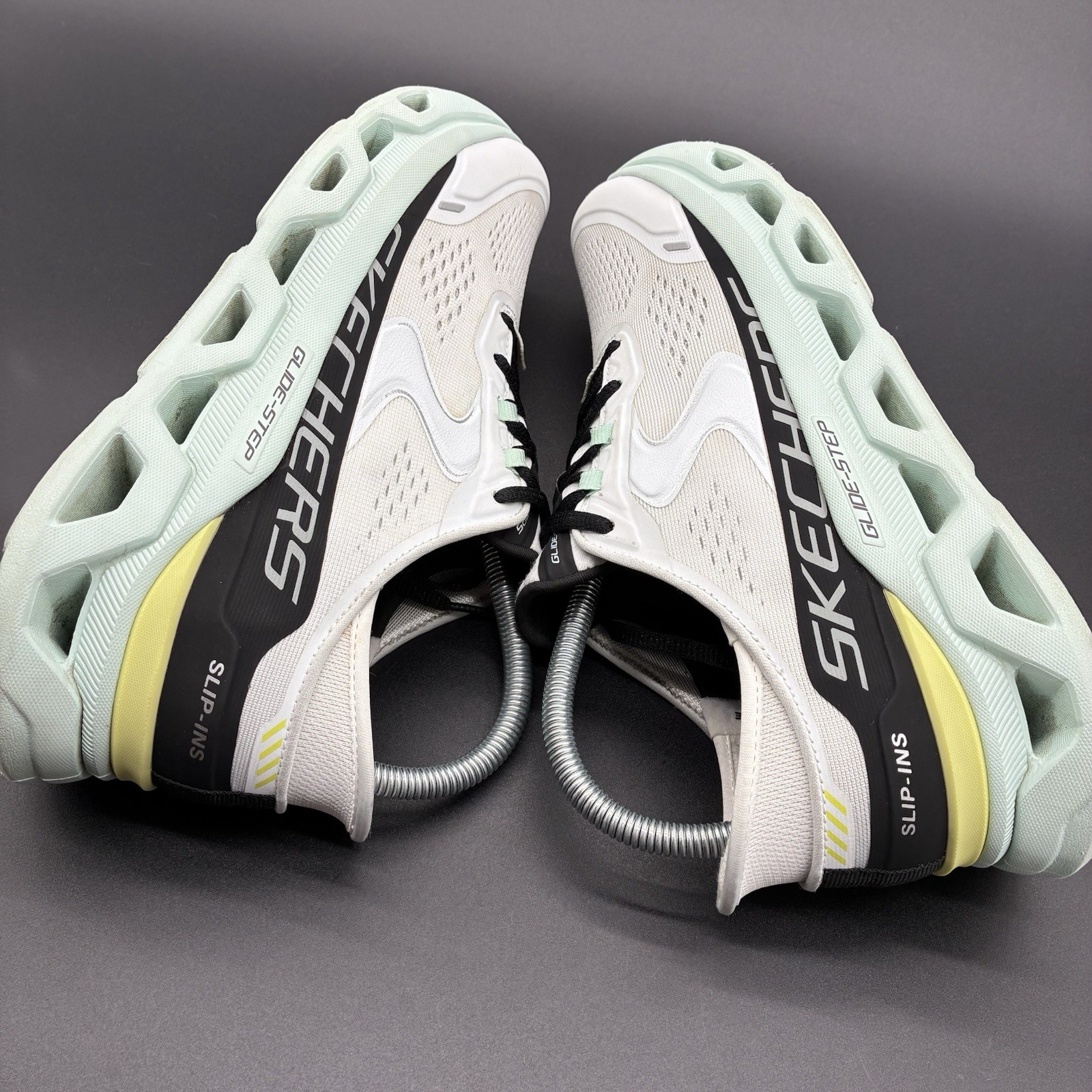 Skechers Slip-Ins Glide-Step Altus Women’s 8 White Running Walking Shoes