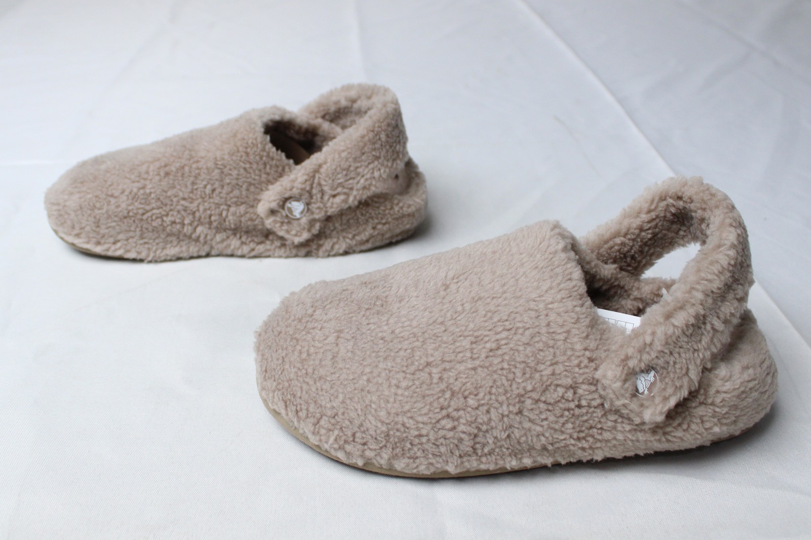 Crocs Unisex Adult’s Classic Cozzzy Slippers JL3 Mushroom Size US:8W/6M UK:6W/5M
