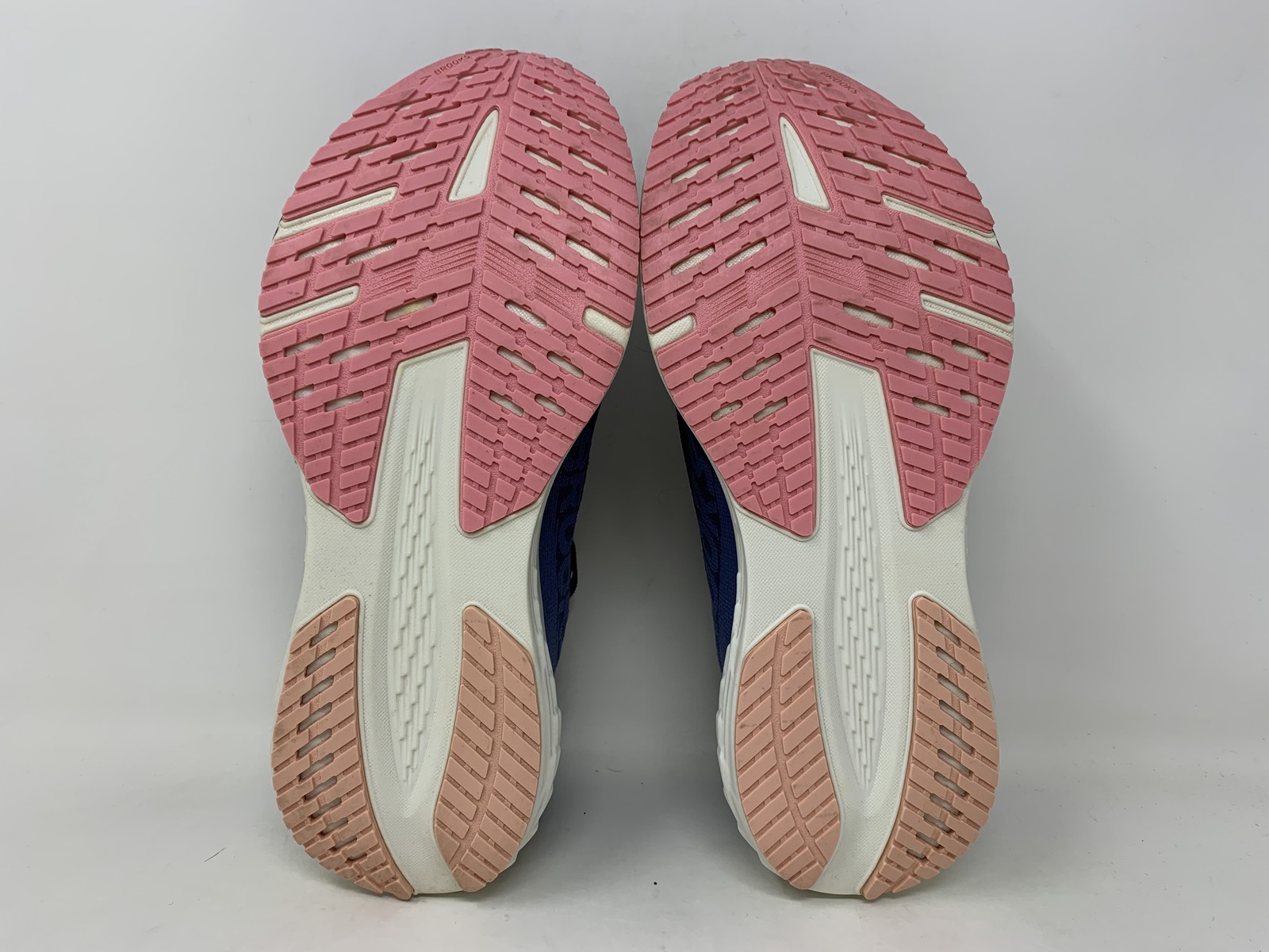 Women’s Brooks Launch 11, Peacoat/Blue/Peach, 7.5 B Medium US