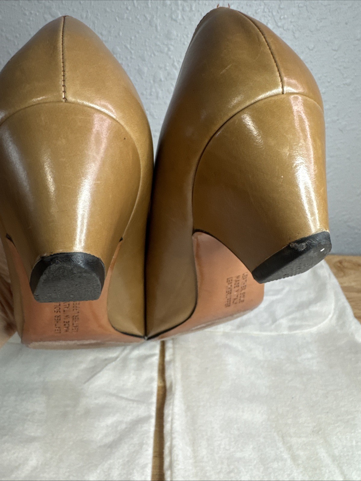 Vintage Salvatore Ferragamo Italy Tan Leather Pumps Shoes sz 8 AAA Narrow