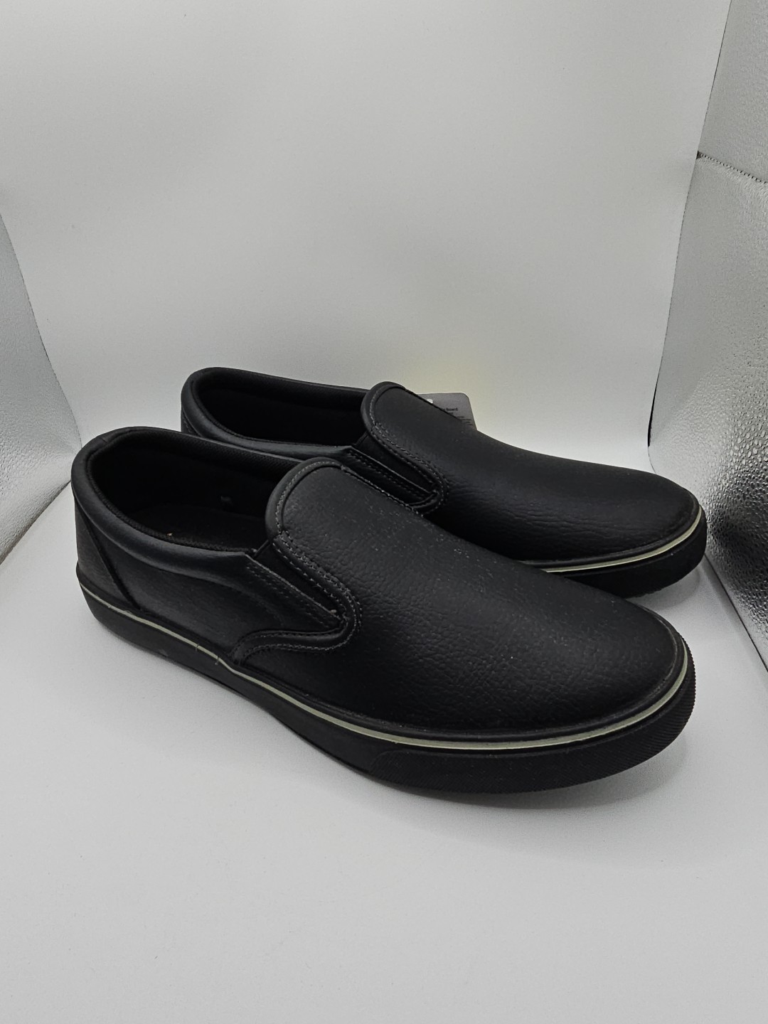 Treadsafe Unisex Slip Resistant Slip On Shoe NWOT No Box M9/W 10w