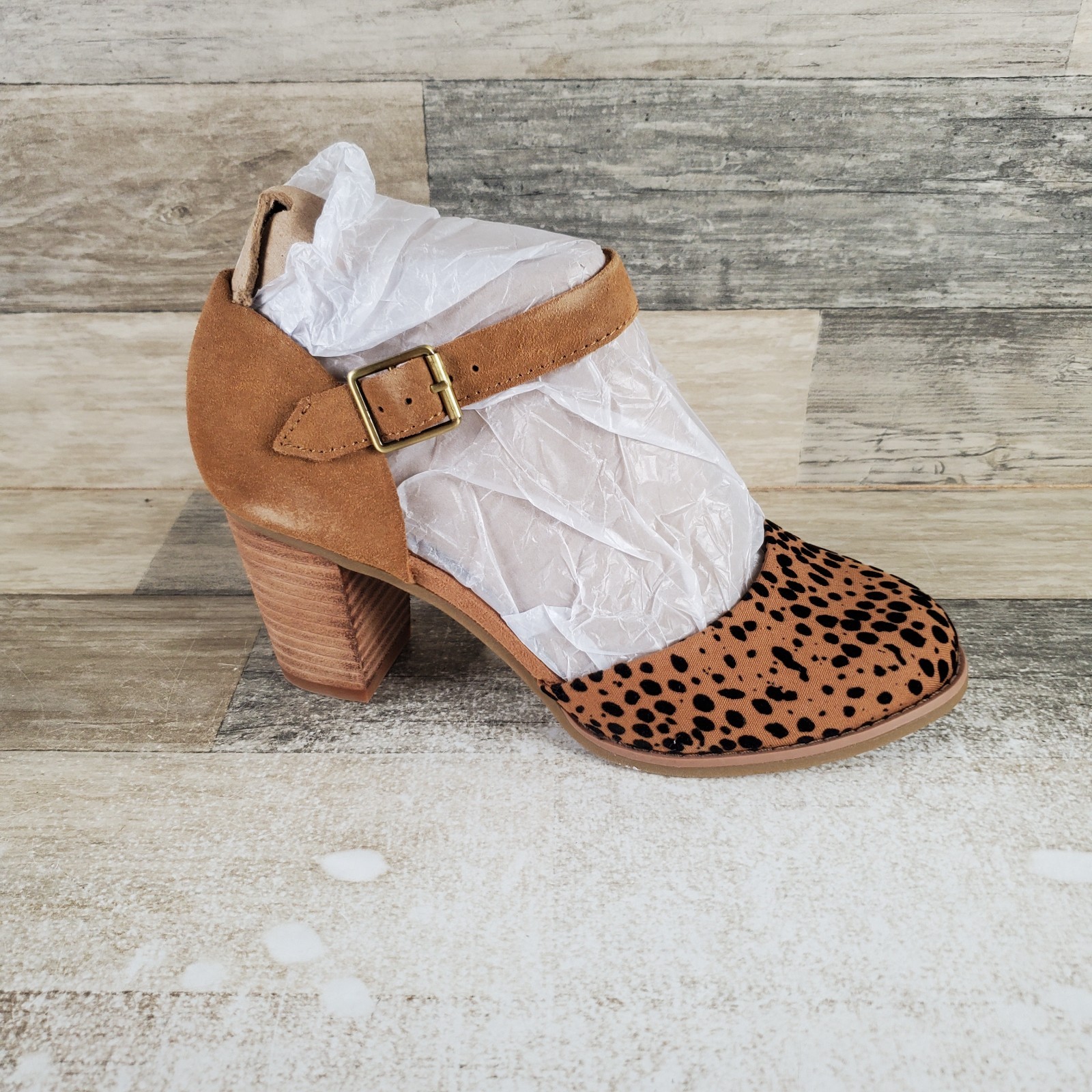 TOMS Majorca Womens Pump Sz 7 Tan Leopard Print Ankle Strap Round Toe Block Heel