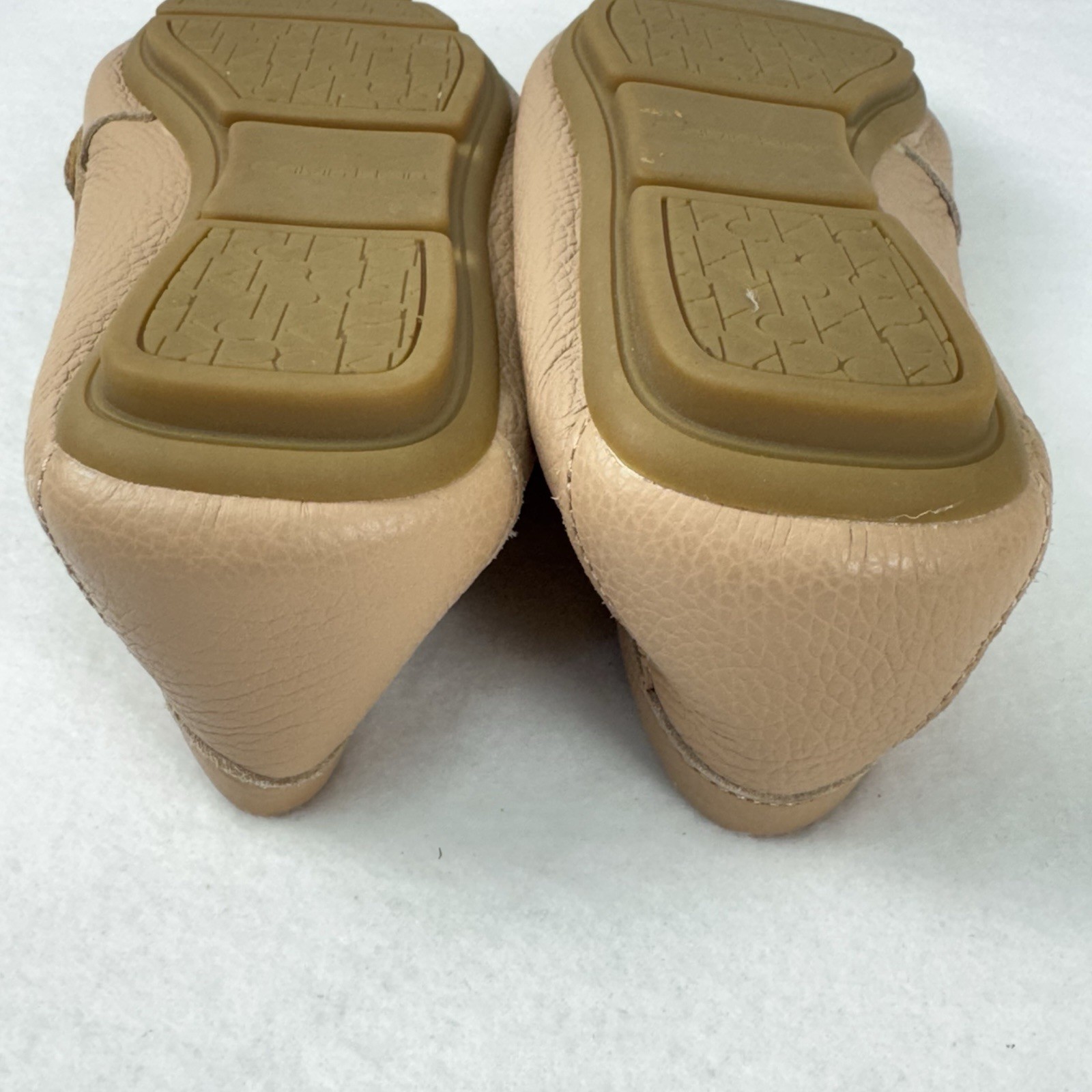 Calvin Klein Leather Gold Logo Bone Tan Leta Driving Moccasin Loafers 6.5 NEW