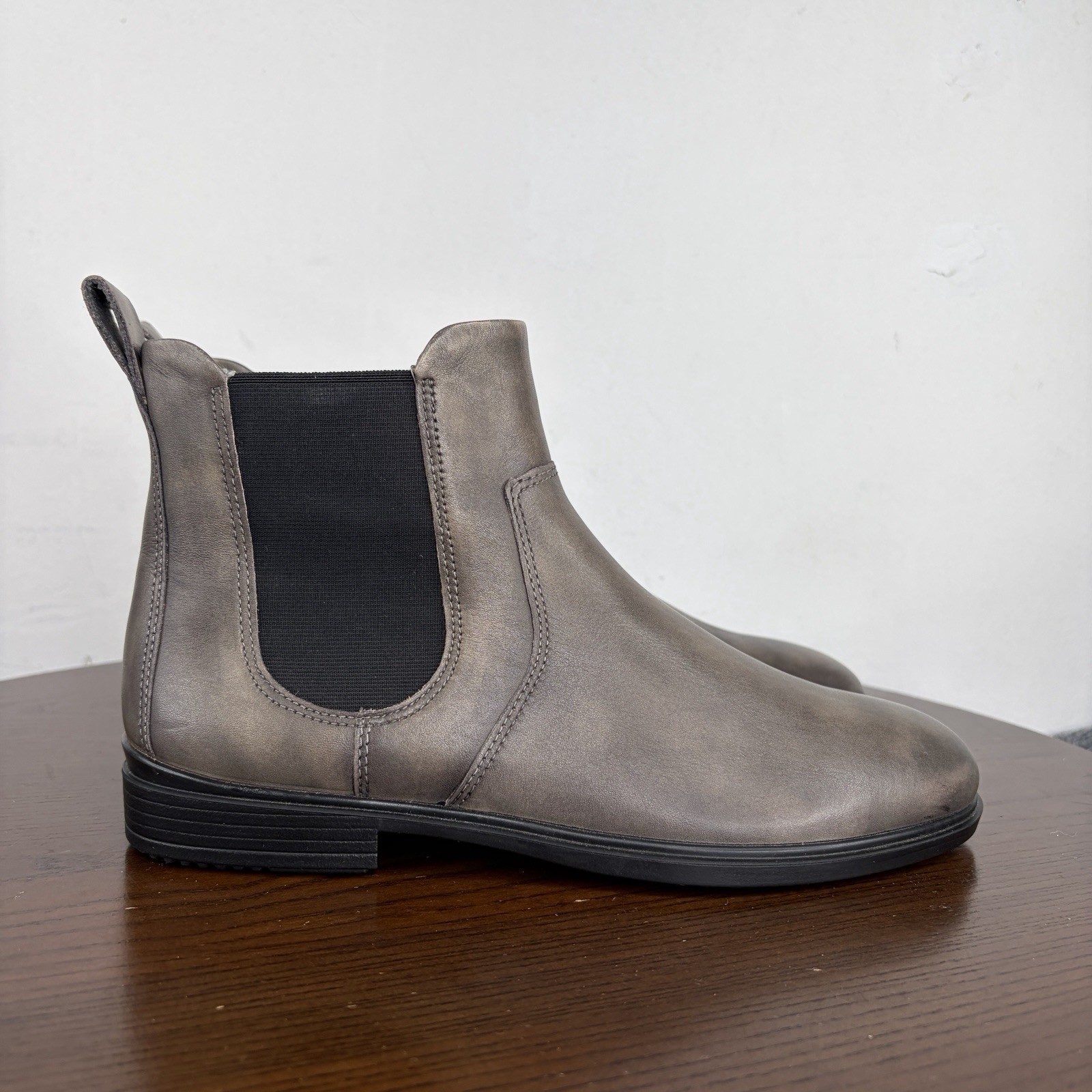 Ecco Touch 15 Boots Women’s 39 / 8 Gray Leather Comfort Chelsea Ankle Booties