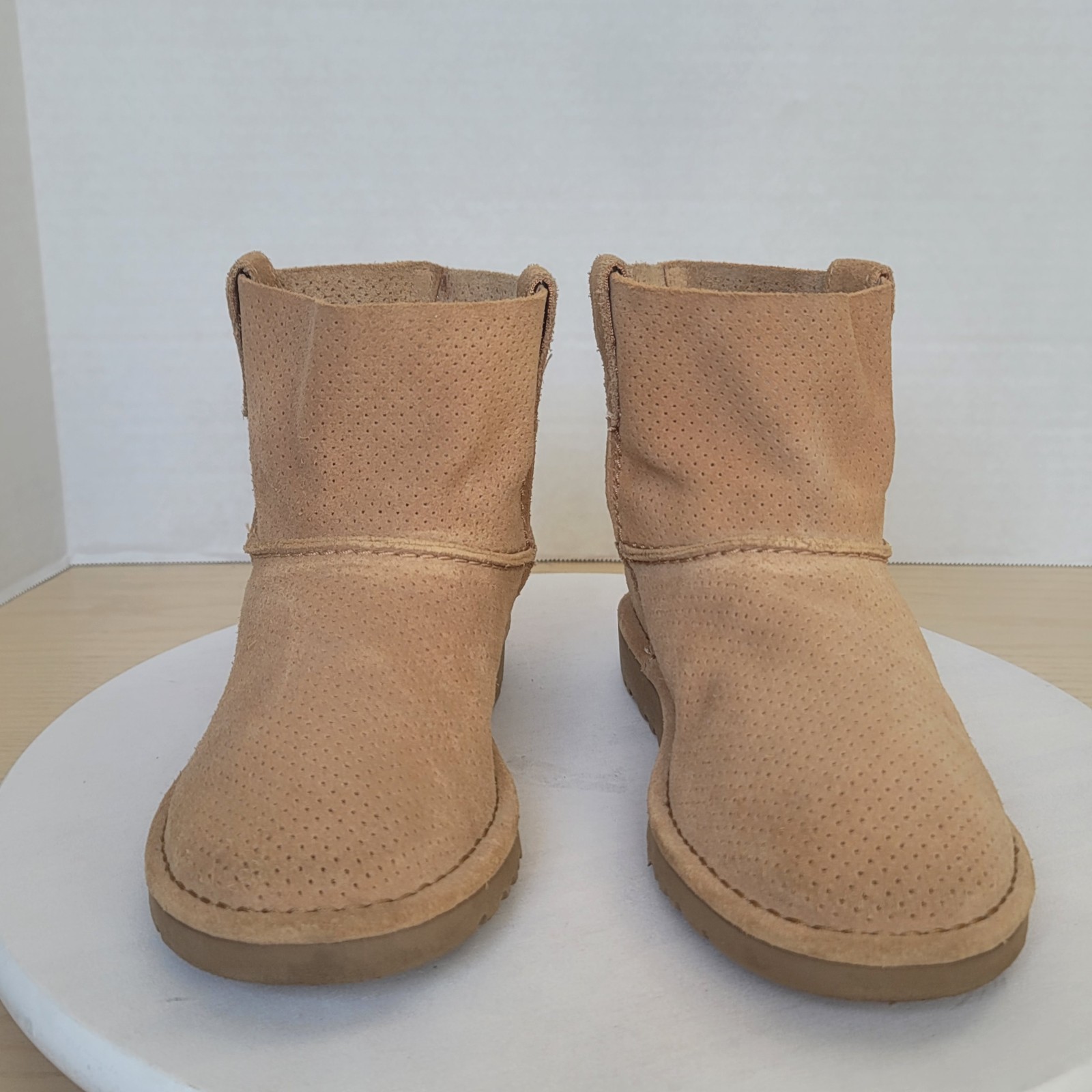 UGG Classic Unlined Mini Perforated Tawny Suede Leather Booties Booties Sz 5
