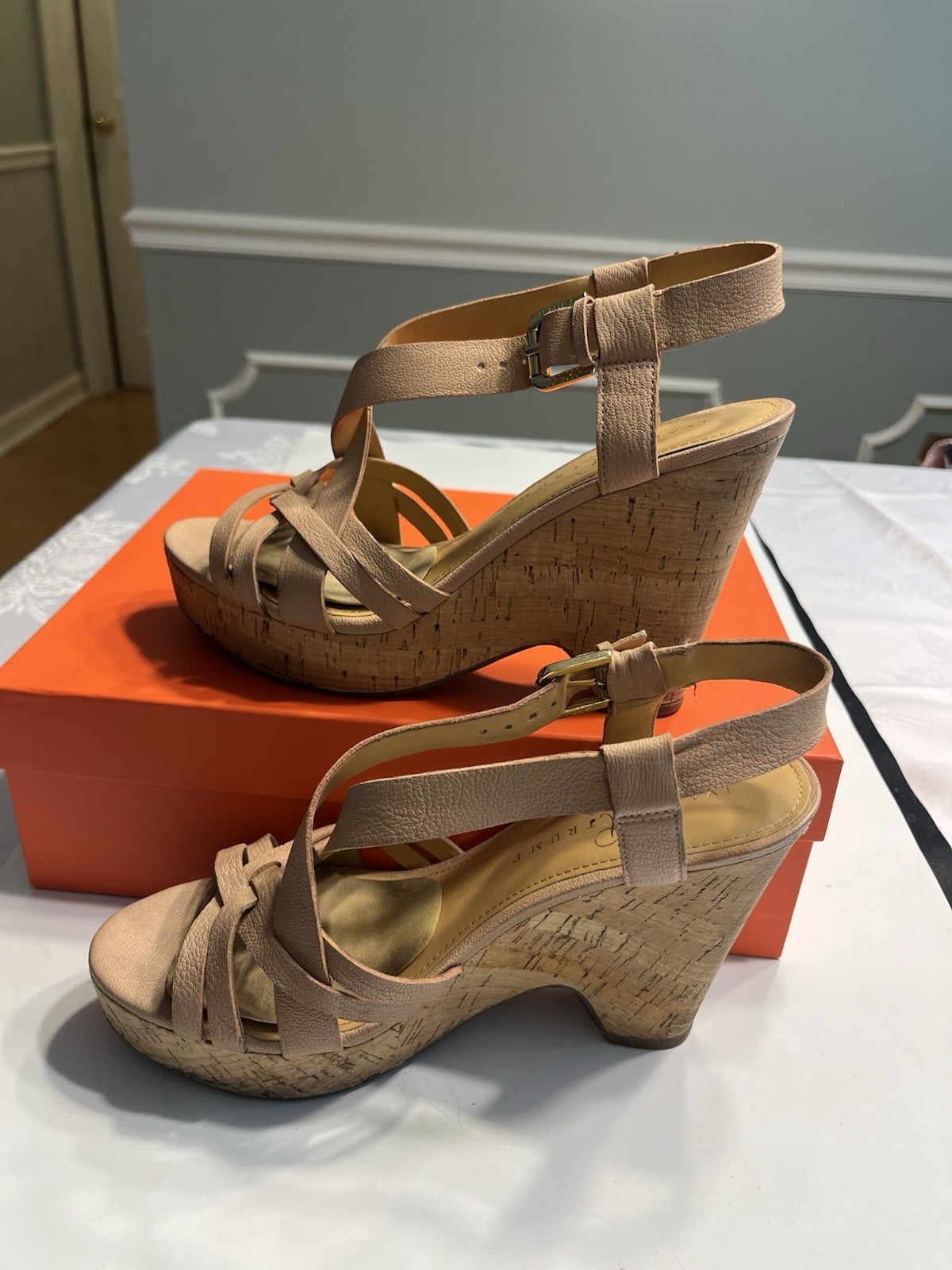 IVANKA TRUMP HANDY Pink Nude Leather Designer Open Toe Wedge Sandals 8M