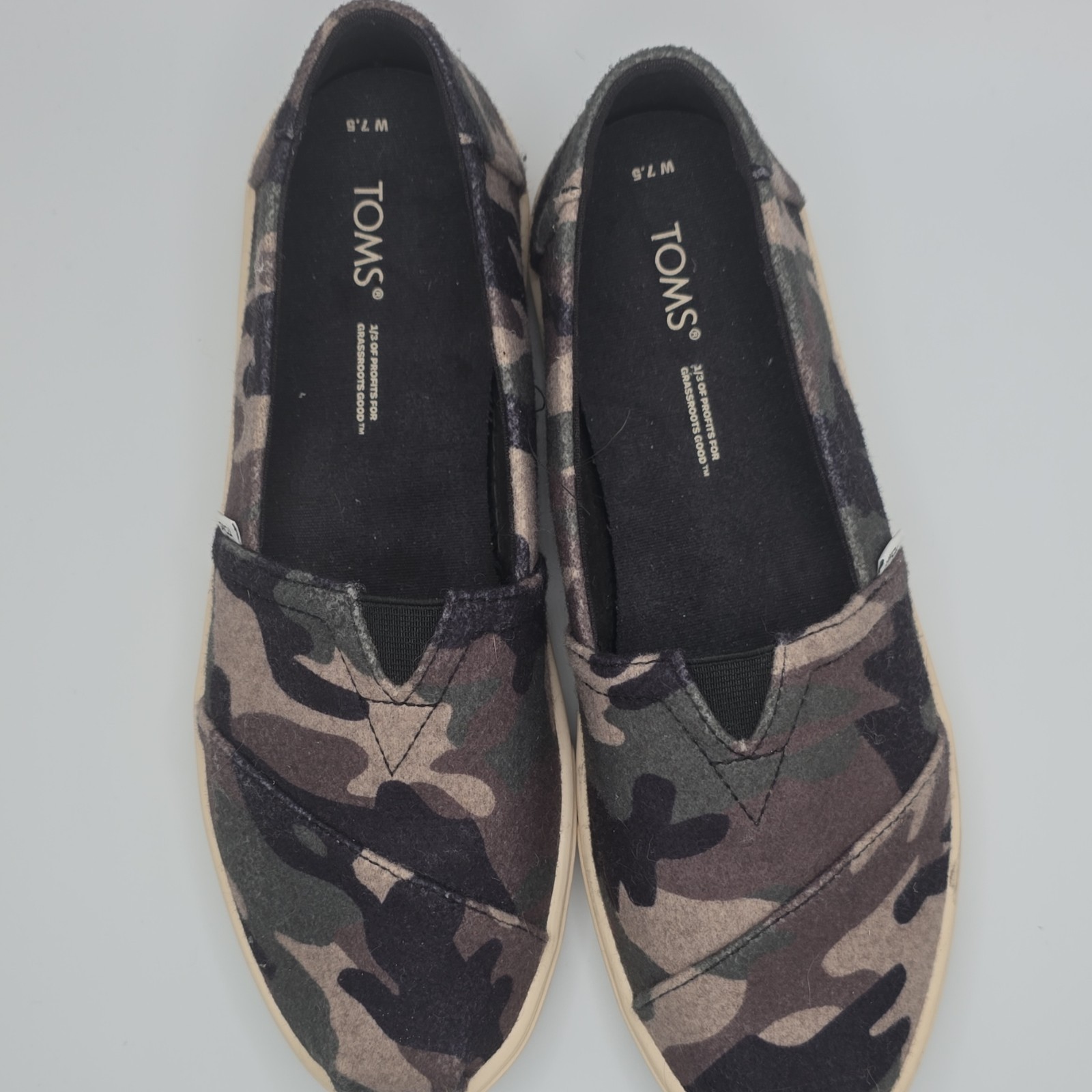 TOMS Women’s Camouflage Slip-On Flats Multicolor Black Brown Green Size 7.5