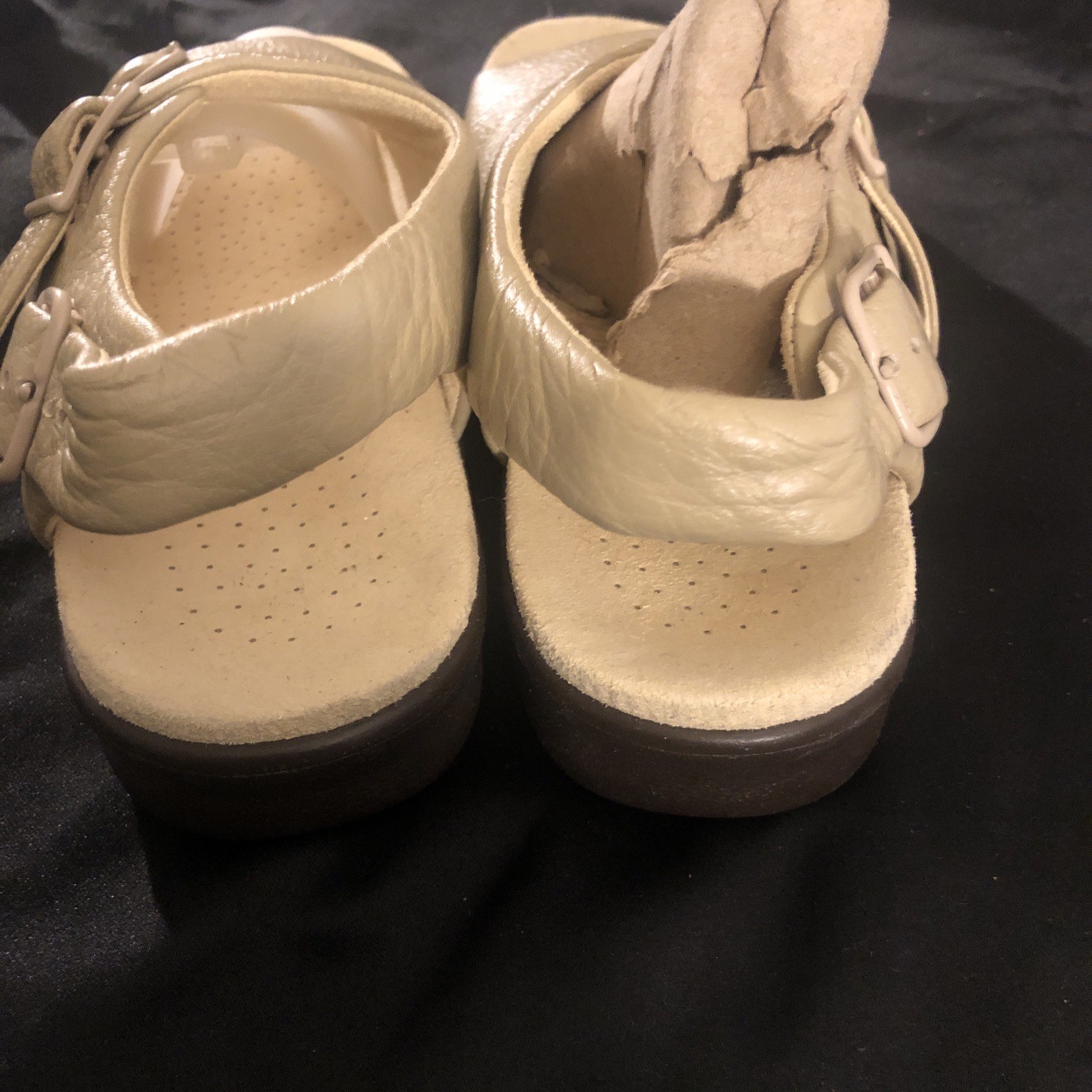 Womens SAS Natural Beige Relaxed Walking Sandals Sz 10 M Adjustable Straps