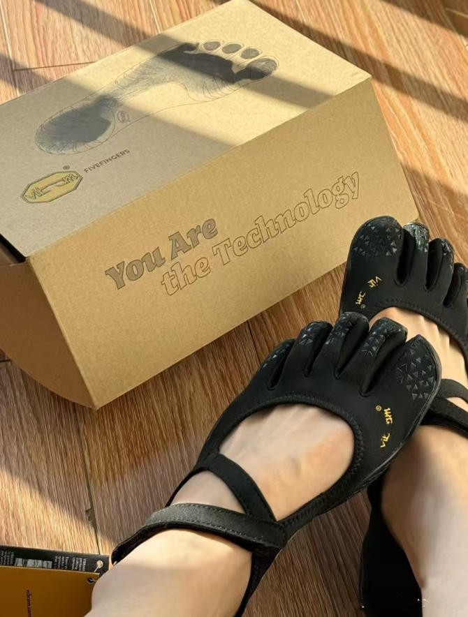 New Vibram FiveFingers Yoga Shoes Women’s V-Soul Sneaker Dance Shoes Size 6-8